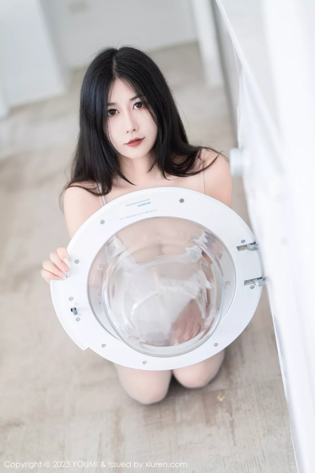 秀人集.com_[YouMi尤蜜荟]Vol.959_模特laura阿姣性感白色轻透网纱套装露白色蕾丝内衣完美诱惑写真85P