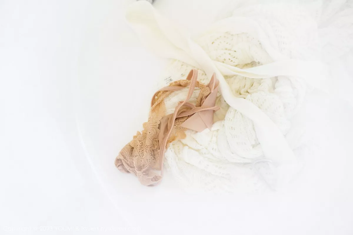 秀人集.com_[YouMi尤蜜荟]Vol.960_模特允爾泳池拍摄性感白色缕空连衣裙秀丰满身材惹火诱惑写真69P