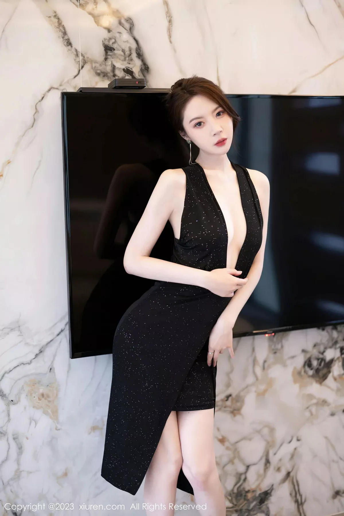 秀人集.com_[XiuRen秀人网]No.7031_模特梦心玥脱黑色长裙露性感白色比基尼服秀曼妙身姿诱惑写真85P