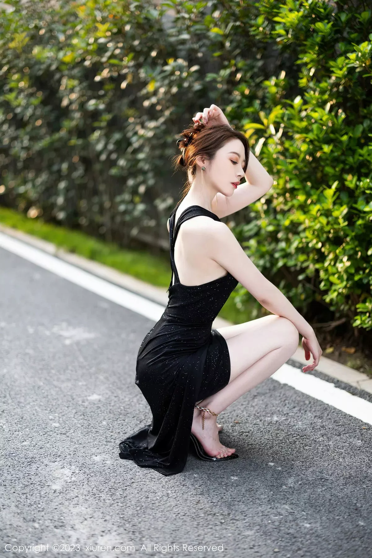 秀人集.com_[XiuRen秀人网]No.7031_模特梦心玥脱黑色长裙露性感白色比基尼服秀曼妙身姿诱惑写真85P