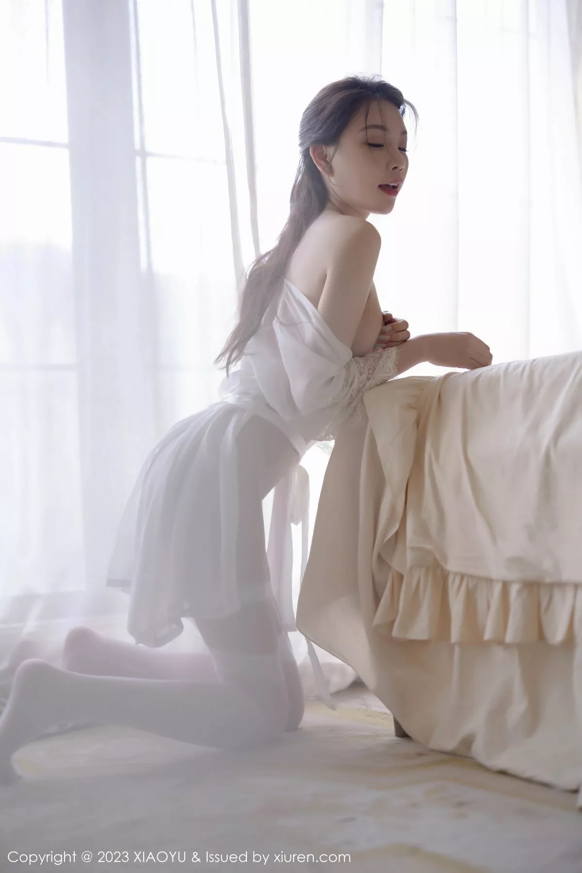 秀人集.com_[XiaoYu画语界]Vol.1064_女神徐莉芝Booty性感白色蕾丝内衣配白丝袜秀曼妙身姿诱惑写真92P