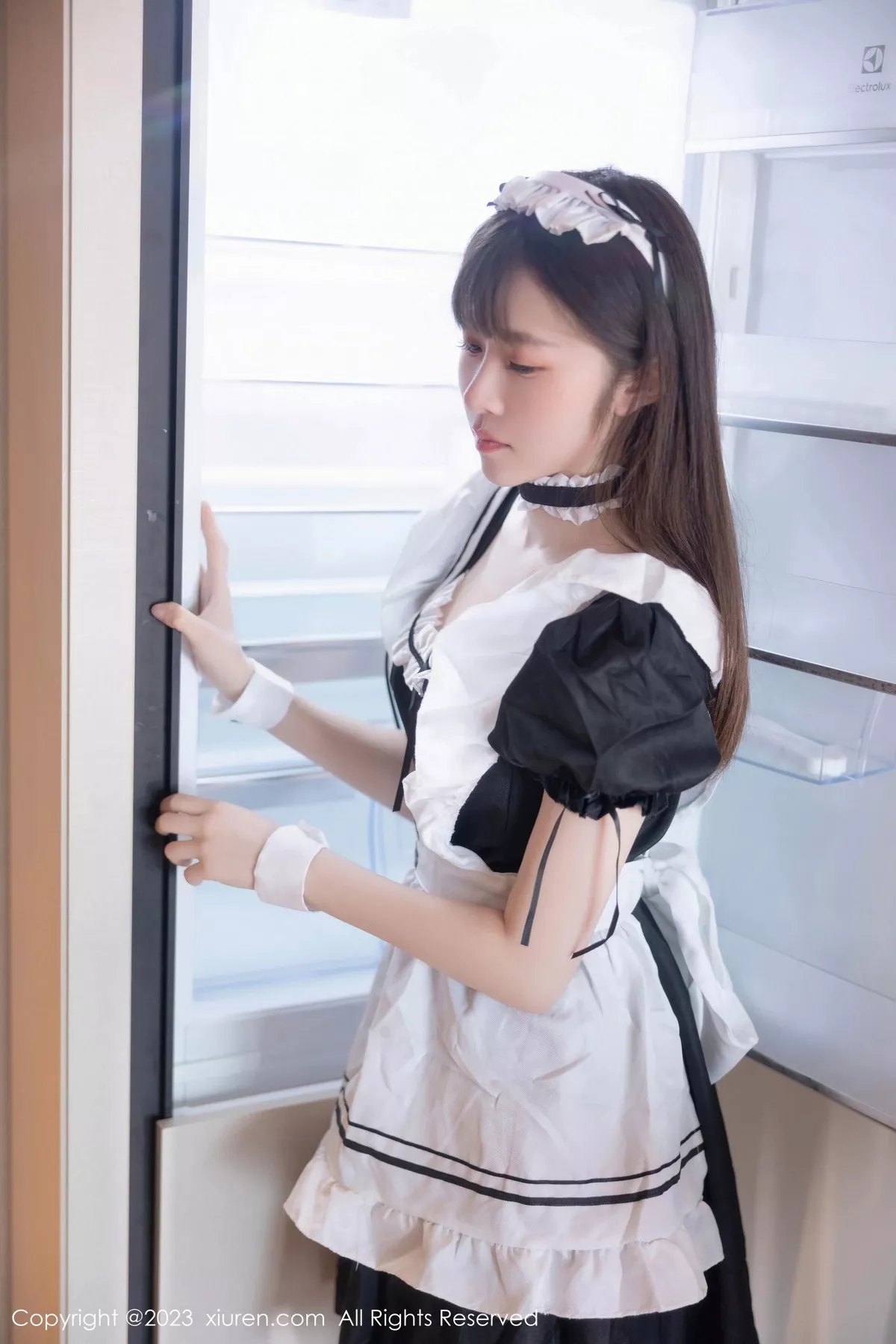 秀人集.com_[XiuRen秀人网]No.7034_模特林悠悠性感黑色女仆服饰配黑色网格袜秀曼妙身姿诱惑写真84P