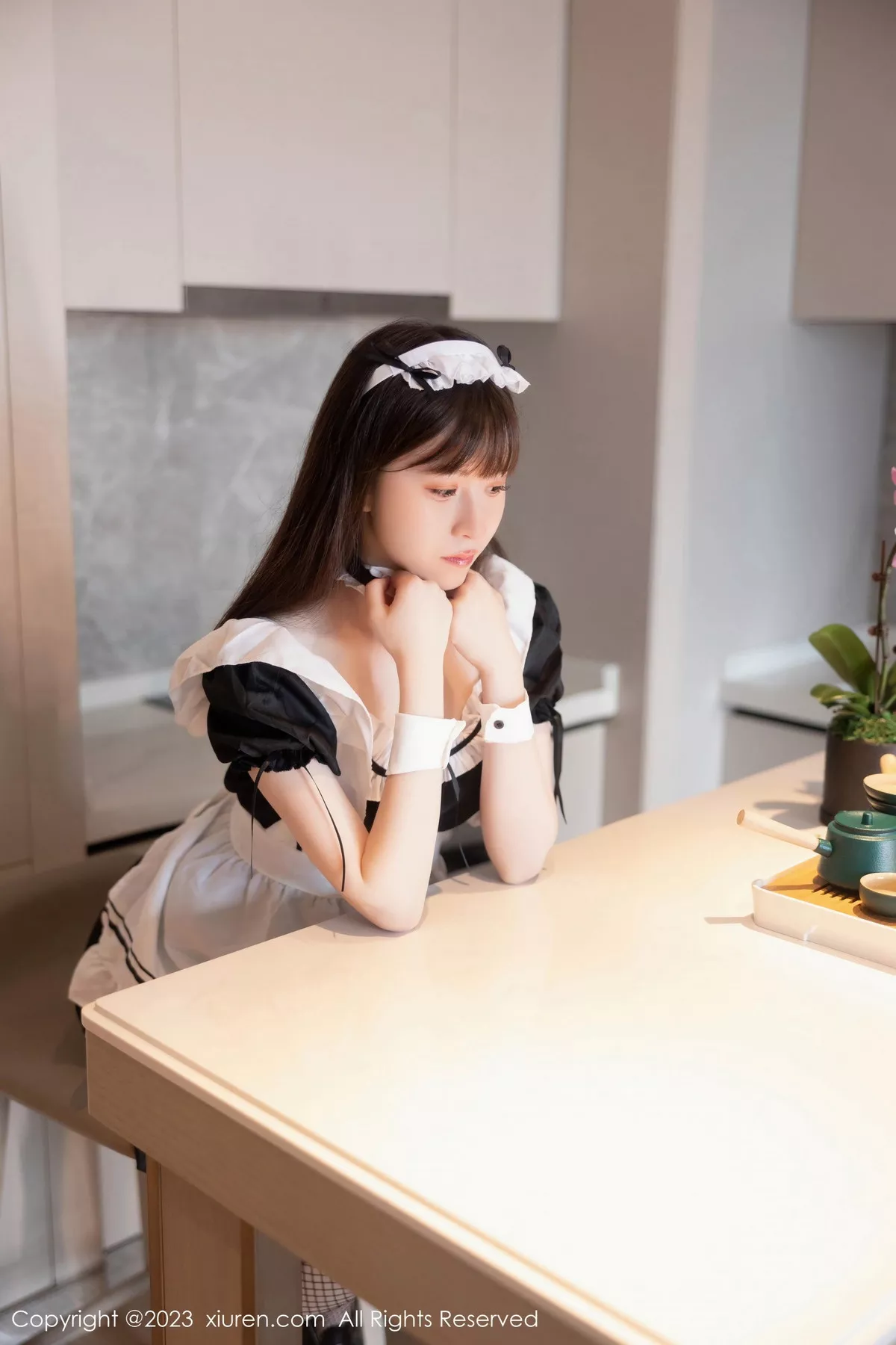 秀人集.com_[XiuRen秀人网]No.7034_模特林悠悠性感黑色女仆服饰配黑色网格袜秀曼妙身姿诱惑写真84P