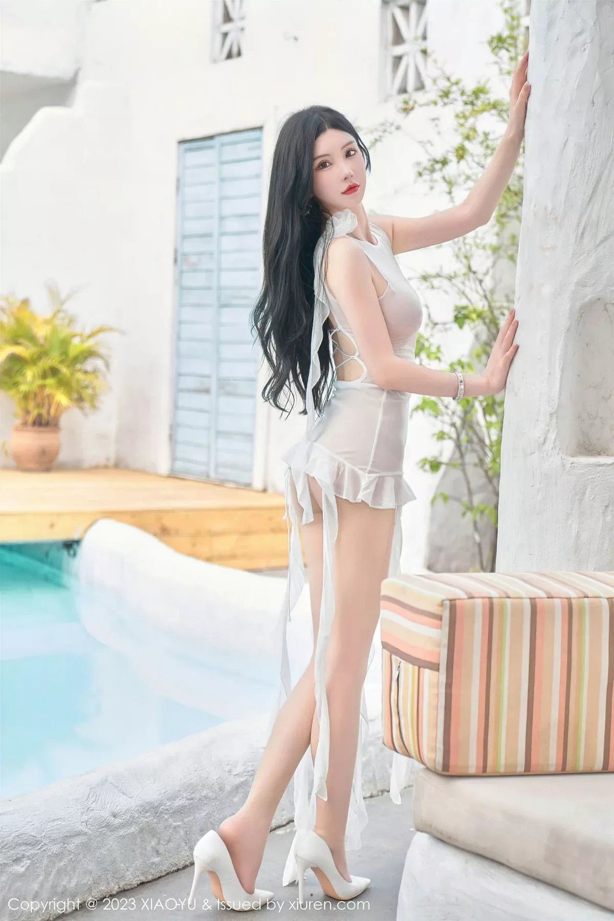 秀人集.com_[XiuRen秀人网]No.7049_女神周于希Sally水中拍摄白色薄透连衣长裙秀惹火身材诱惑写真90P