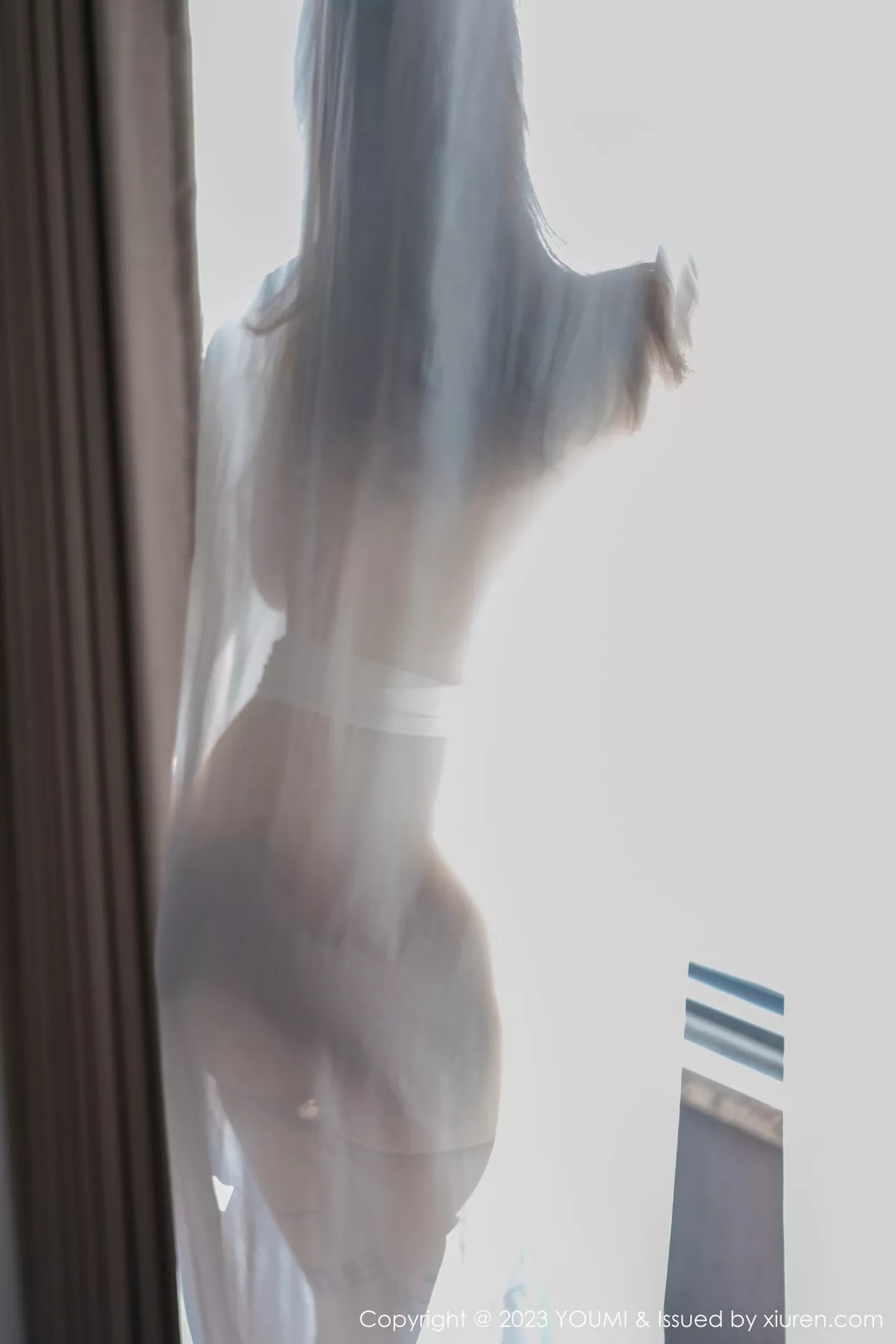 秀人集.com_[YouMi尤蜜荟]Vol.961_女神王雨纯白上衣配牛仔裤露超薄无内肉丝秀丰满身材诱惑写真109P