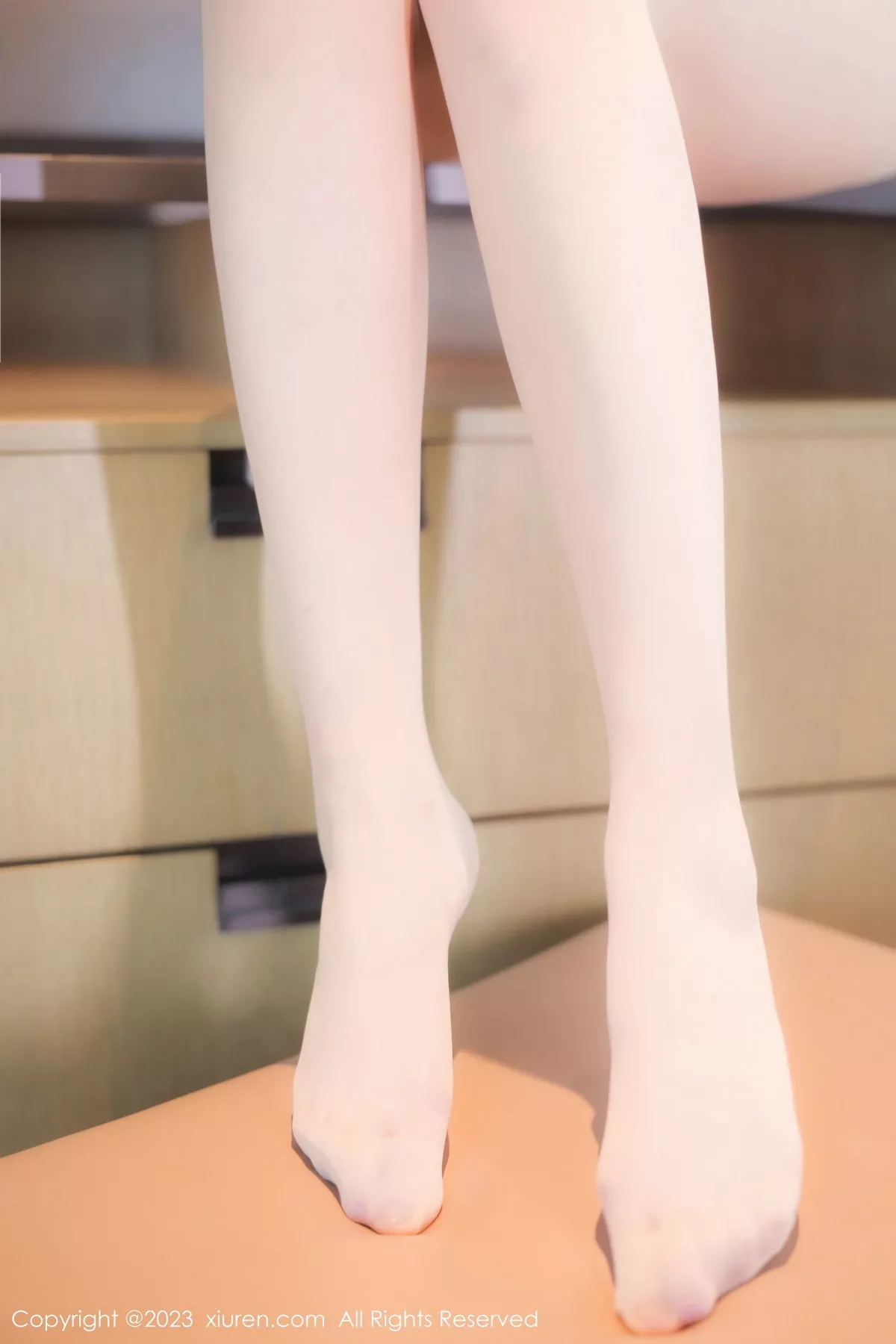 秀人集.com_[XiuRen秀人网]No.7039_模特汐汐baby米色连衣短裙露粉色蕾丝内衣秀凹凸身材诱惑写真97P