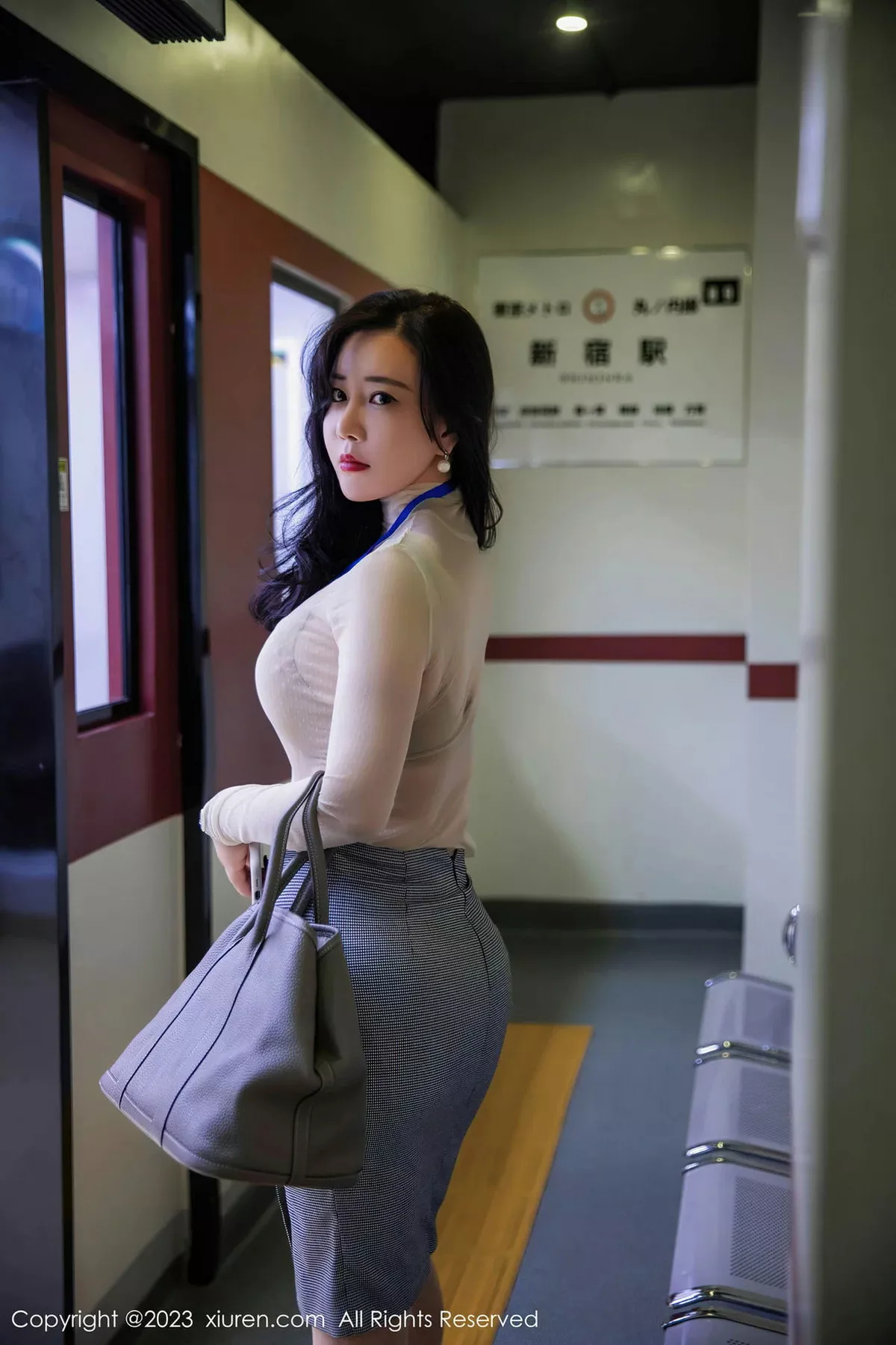 秀人集.com_[XiuRen秀人网]No.7054_模特王婉悠Queen性感薄透上衣露杏色内衣配原色丝袜诱惑写真78P