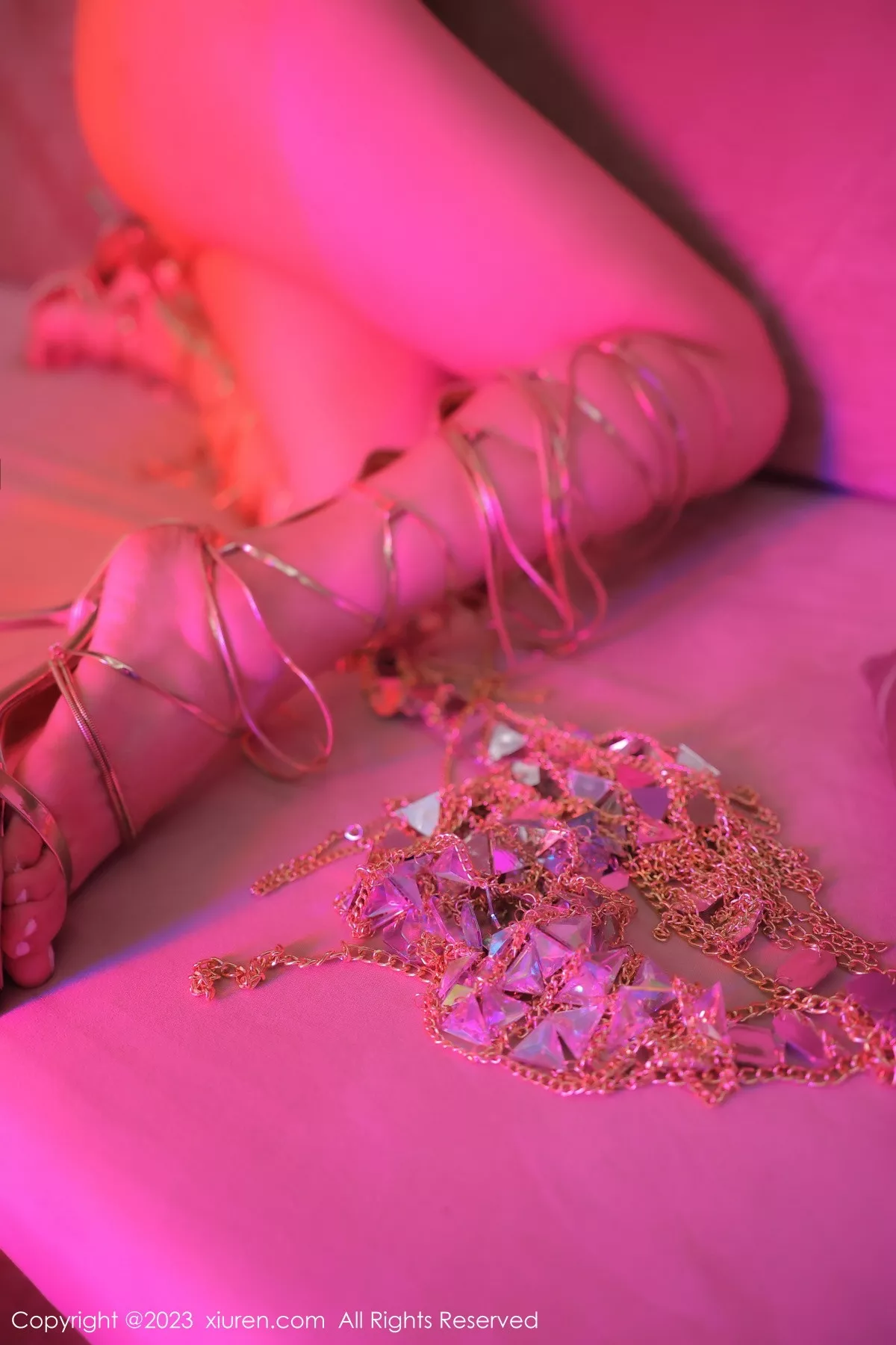 秀人集.com_[XiuRen秀人网]No.7058_模特大美妞儿性感链子比基尼服饰秀丰满身材油亮肌肤诱惑写真77P