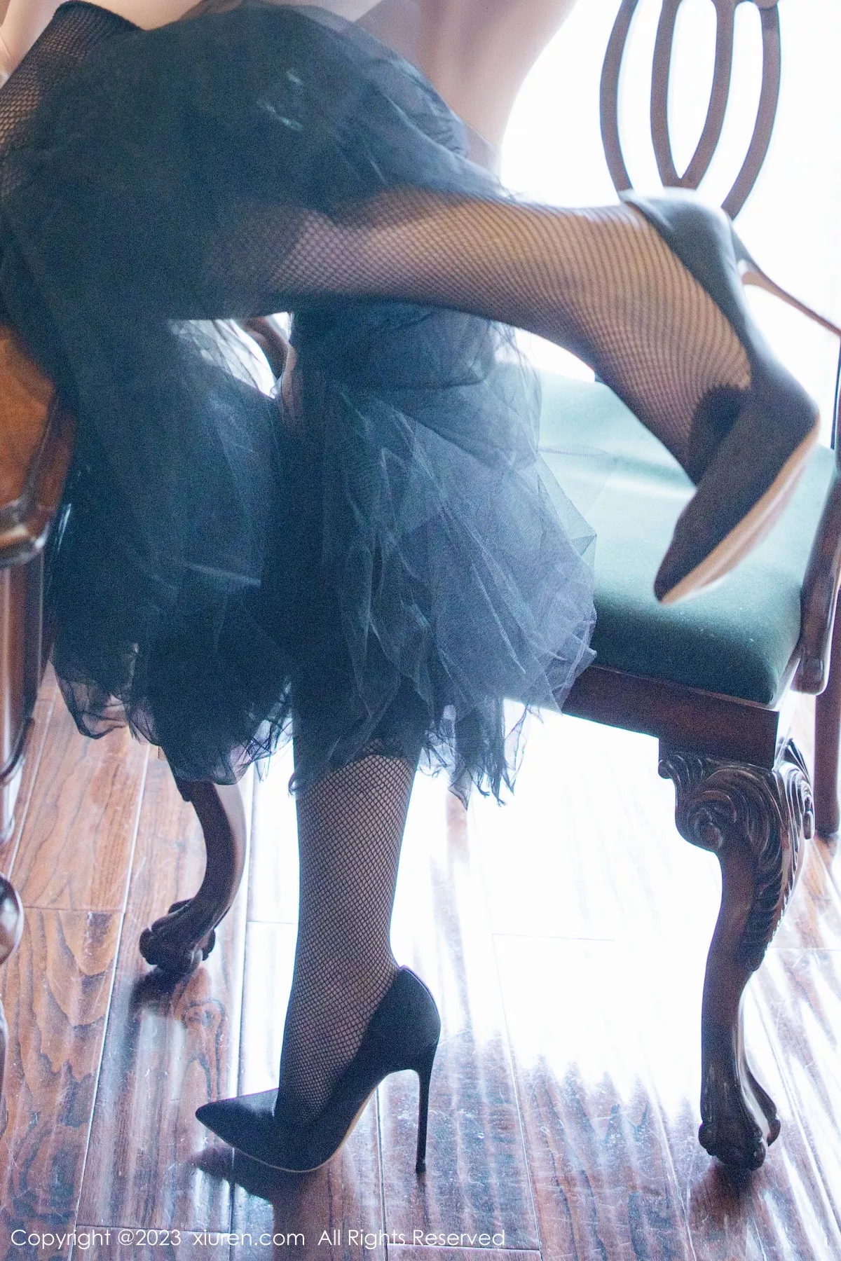 秀人集.com_[XiuRen秀人网]No.7057_模特萌汉药baby黑色薄纱天鹅短裙配黑丝袜秀丰满身材诱惑写真81P