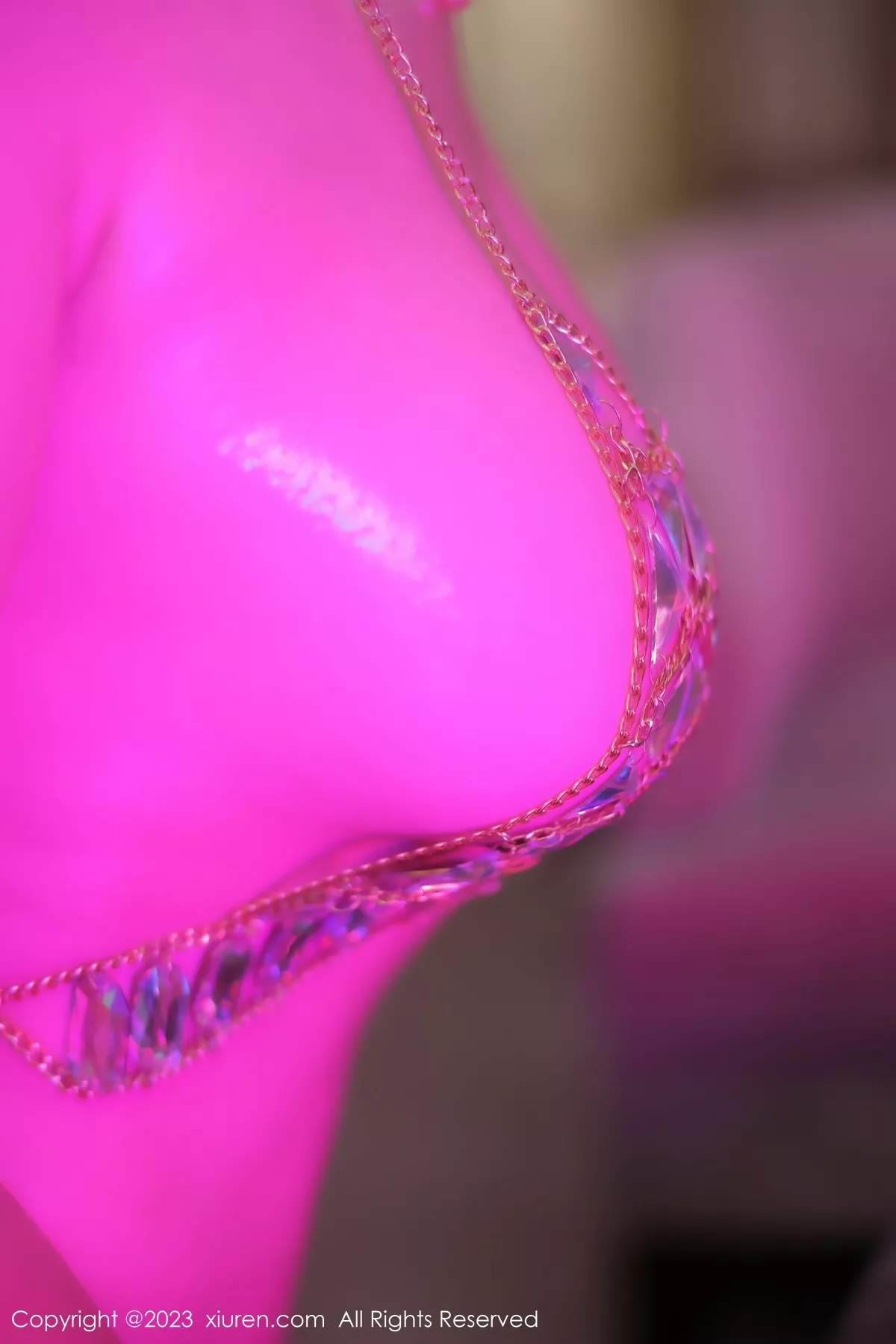 秀人集.com_[XiuRen秀人网]No.7058_模特大美妞儿性感链子比基尼服饰秀丰满身材油亮肌肤诱惑写真77P