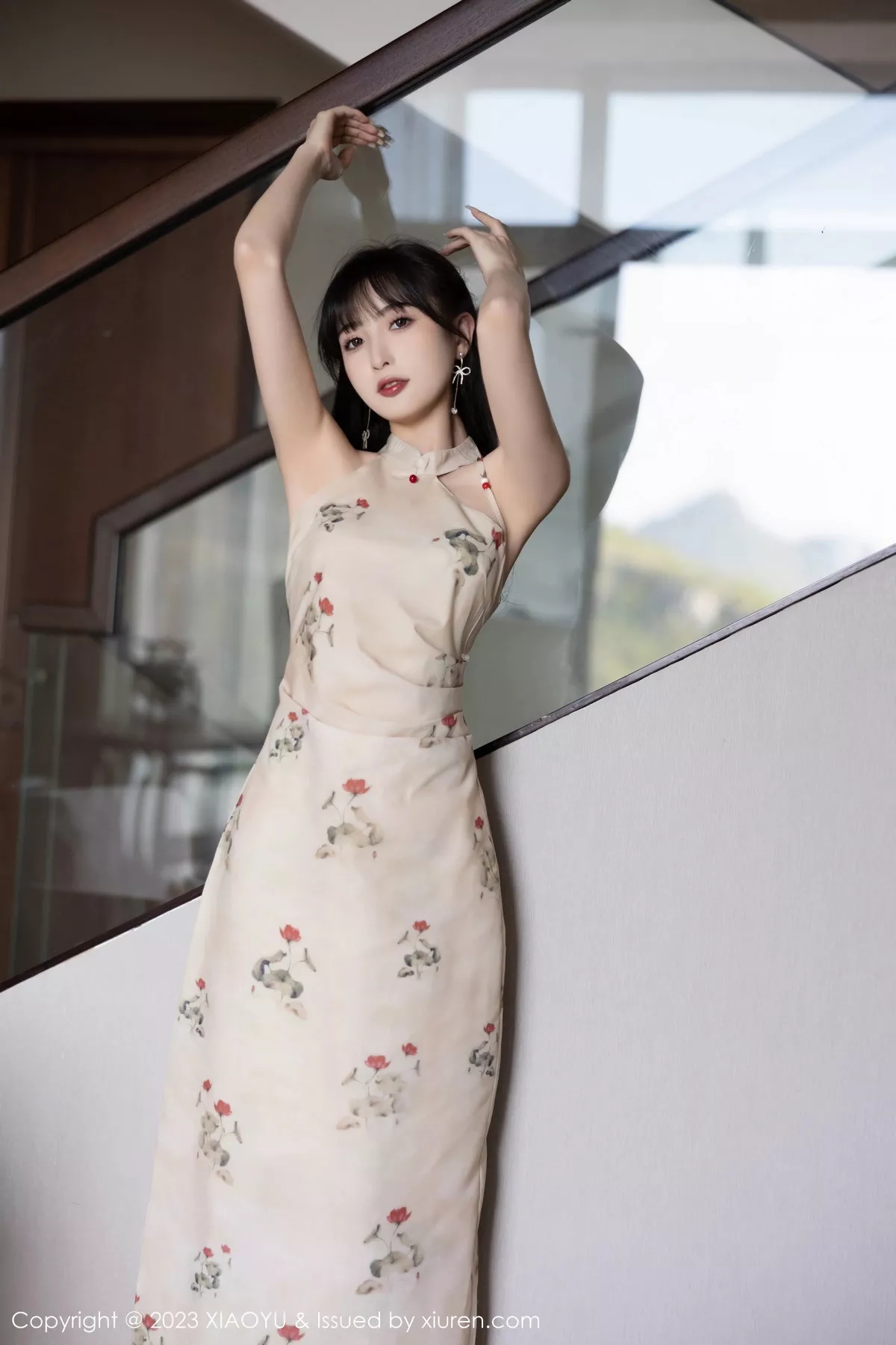 秀人集.com_[XiaoYu画语界]Vol.1071_模特林星阑性感浅色薄纱服饰+蓝杏色旗袍服秀曼妙身姿诱惑写真93P