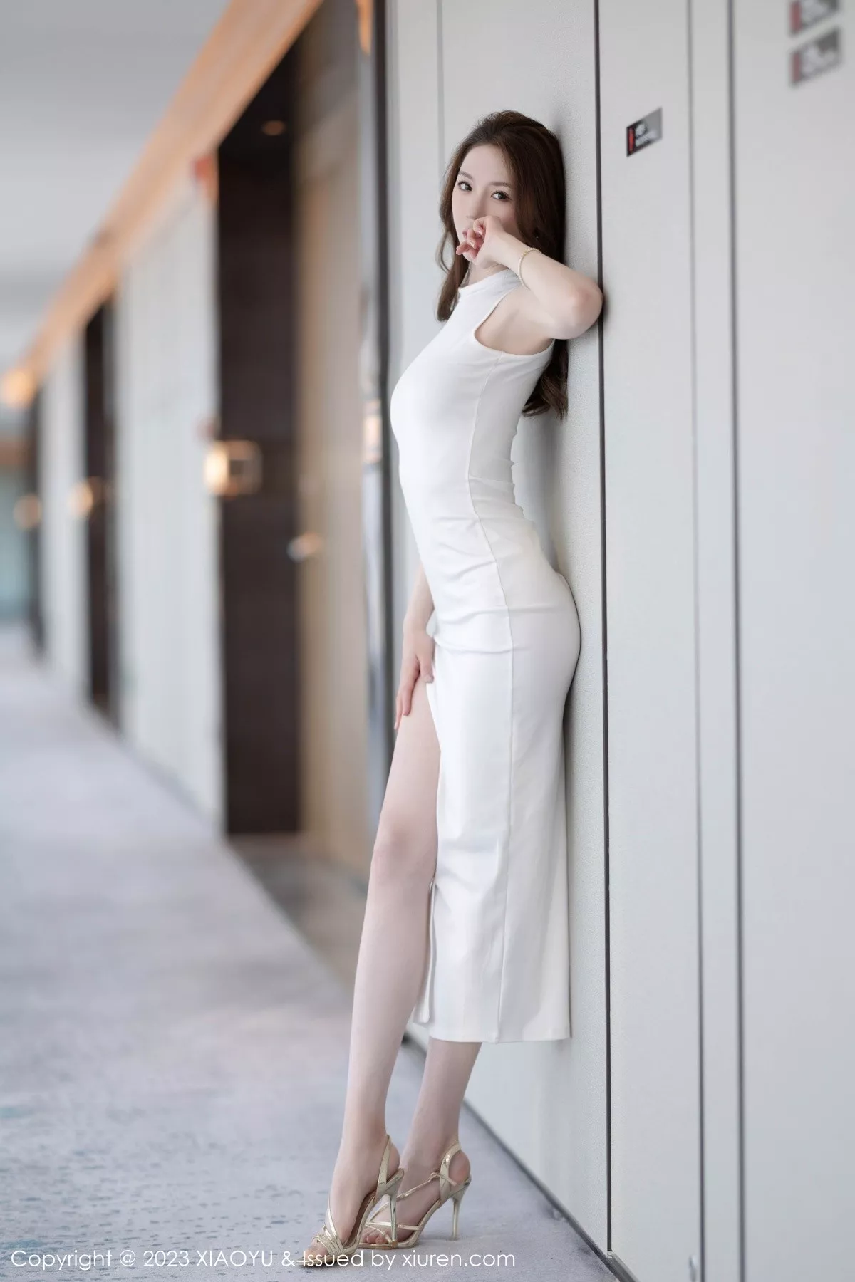 秀人集.com_[XiaoYu画语界]Vol.1053_模特梦心玥白色轻透连衣裙+黑色蕾丝情趣服秀高挑身材诱惑写真82P