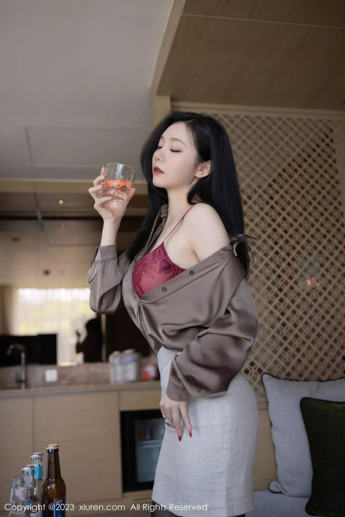 秀人集.com_[XiuRen秀人网]No.6951_模特安然anran灰色职业Ol装露红色蕾丝内衣秀曼妙身姿诱惑写真79P