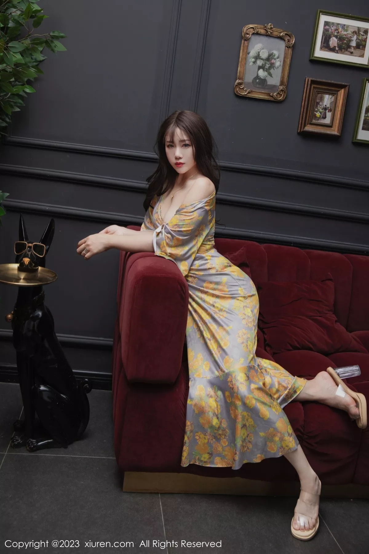 秀人集.com_[XiuRen秀人网]No.6949_模特严利娅Yuliya性感黄灰色睡裙半撩秀翘臀美腿惹火诱惑写真84P