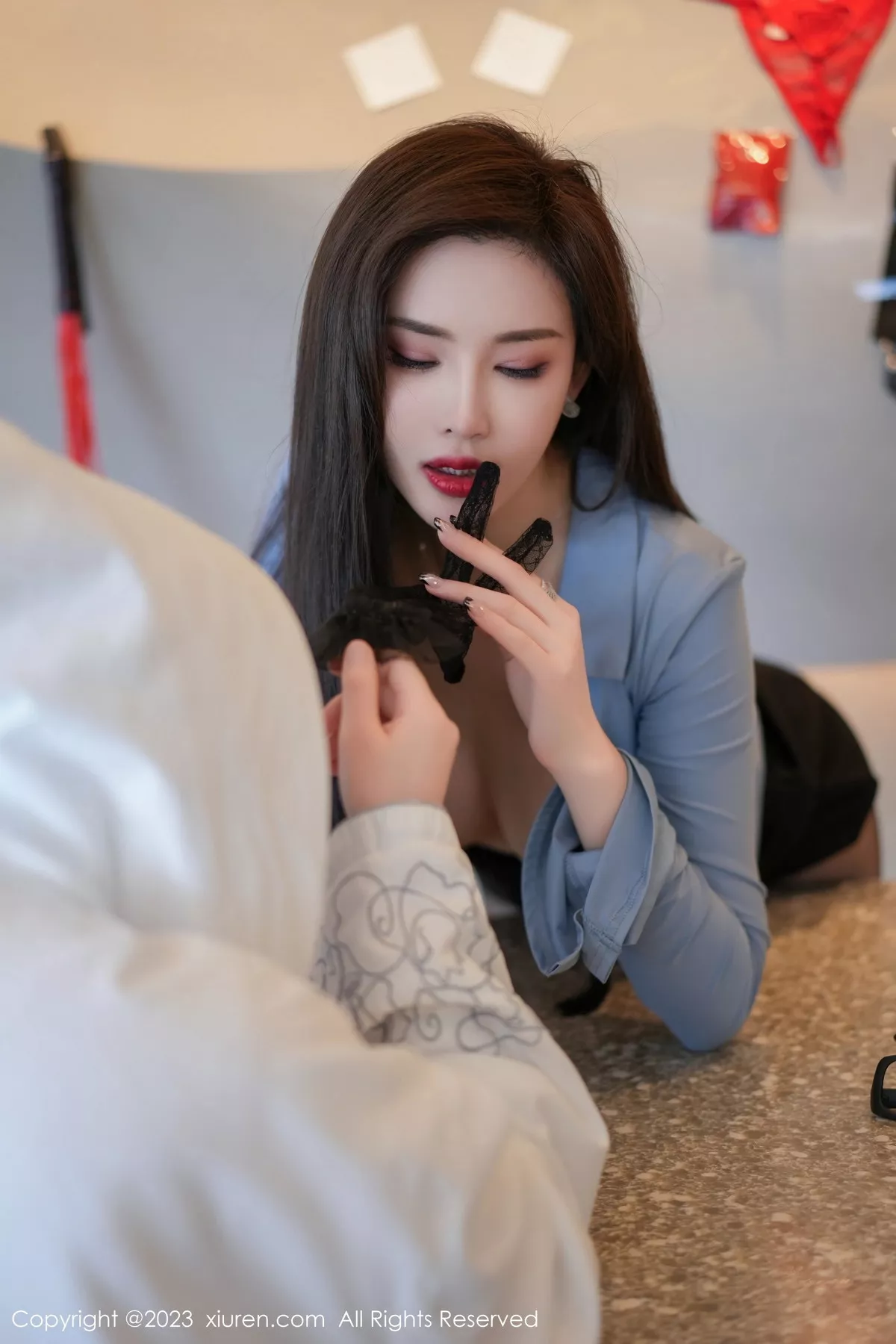 秀人集.com_[XiuRen秀人网]No.7095_女神Carol周妍希蓝衬衫配黑短裙露开档黑丝秀翘臀美腿诱惑写真76P