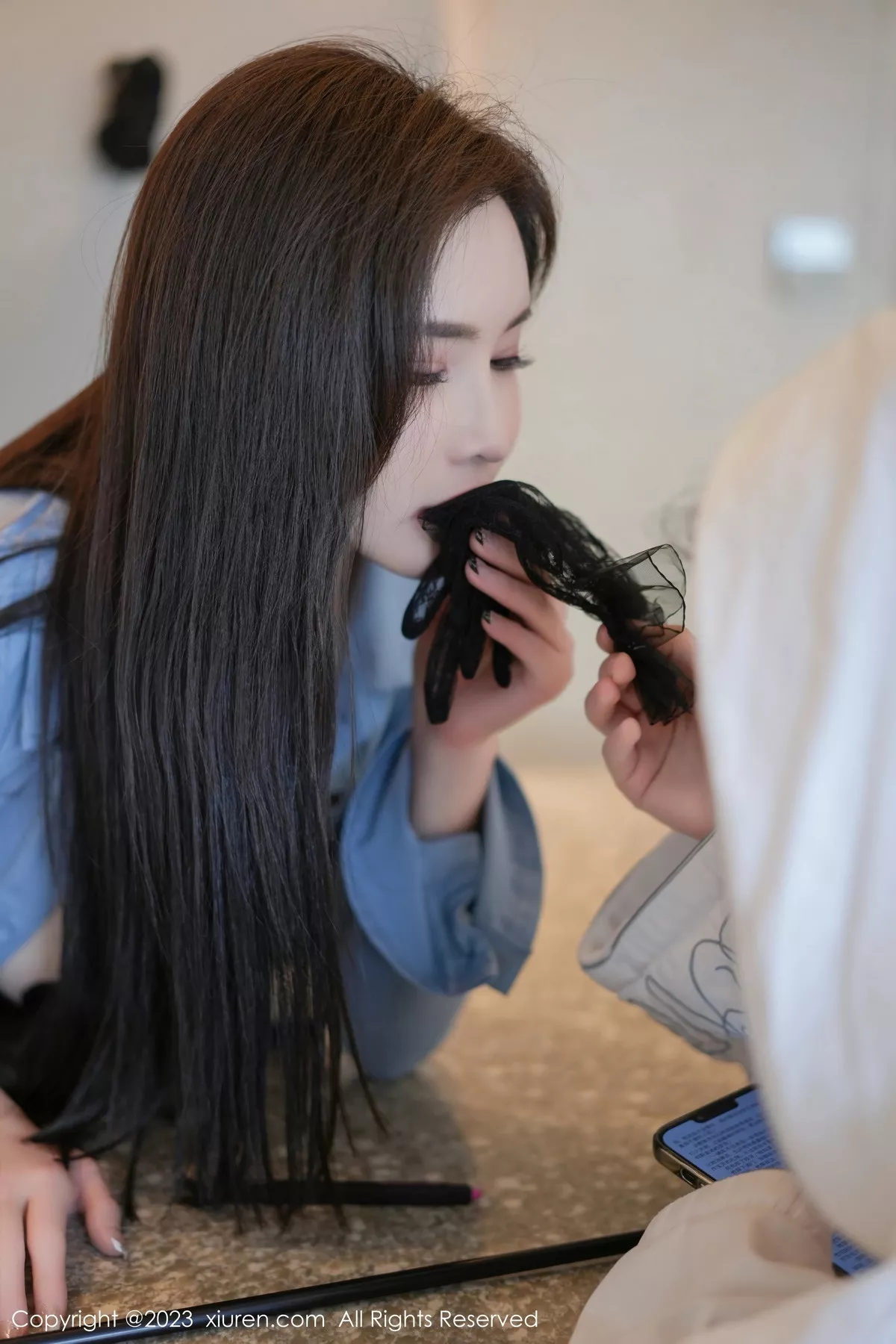 秀人集.com_[XiuRen秀人网]No.7095_女神Carol周妍希蓝衬衫配黑短裙露开档黑丝秀翘臀美腿诱惑写真76P