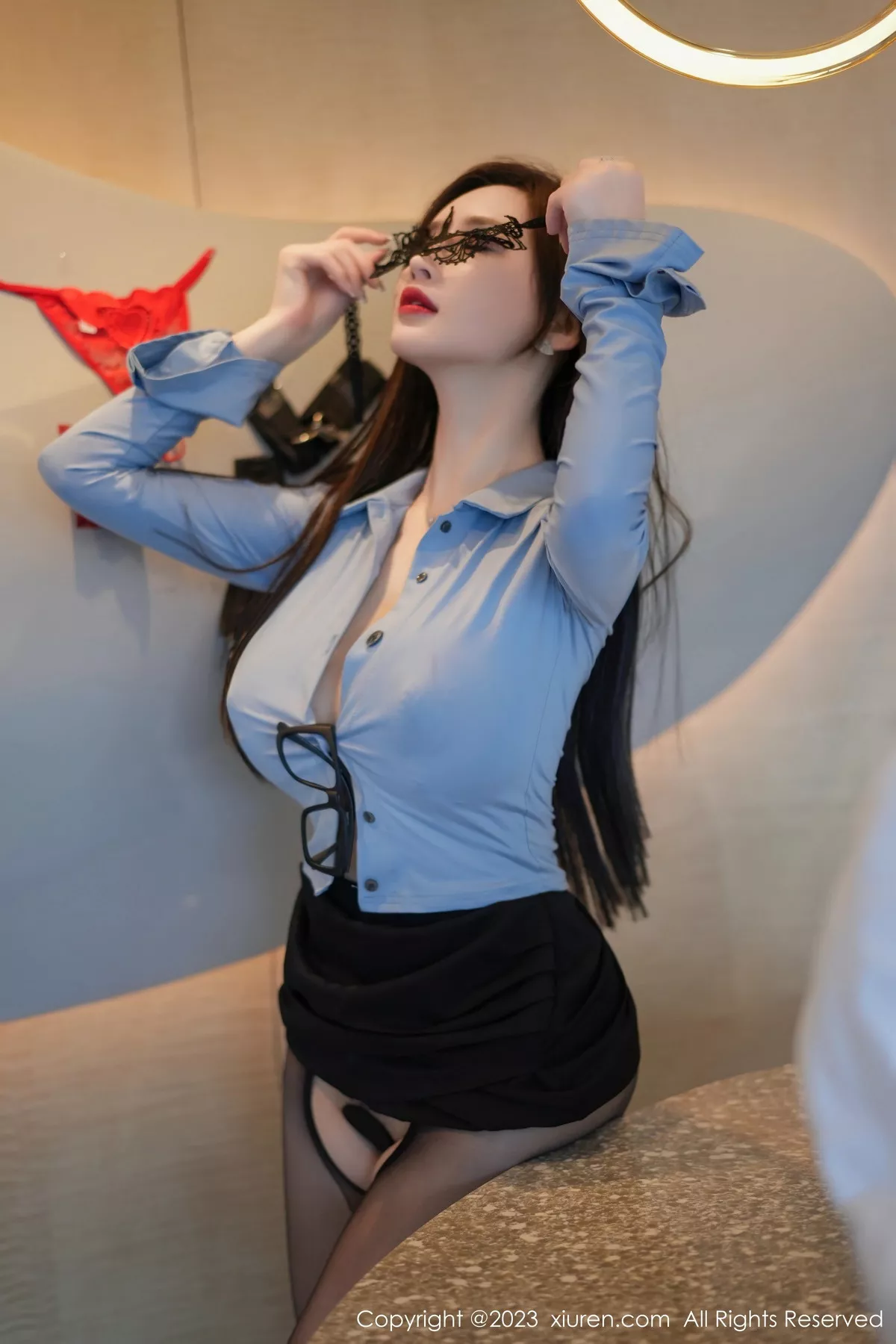 秀人集.com_[XiuRen秀人网]No.7095_女神Carol周妍希蓝衬衫配黑短裙露开档黑丝秀翘臀美腿诱惑写真76P