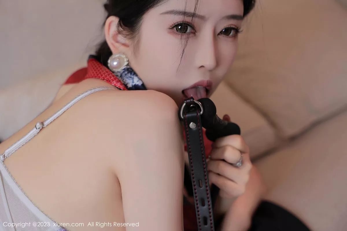 秀人集.com_[XiuRen秀人网]No.6966_模特玉兔miki脱深蓝空姐制服露性感浅色内衣秀完美身材诱惑写真90P