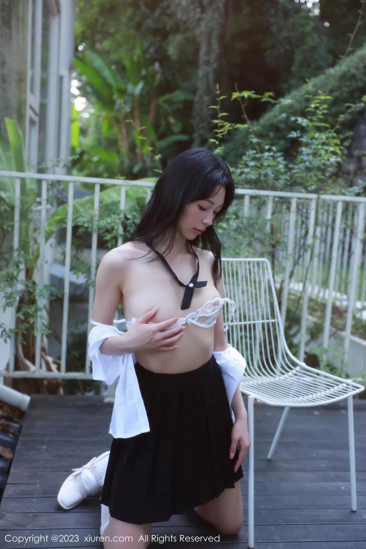 秀人集.com_[XiuRen秀人网]No.6969_模特糖豆sisi白色上衣配黑短裙露性感淡色轻透内衣迷人诱惑写真61P