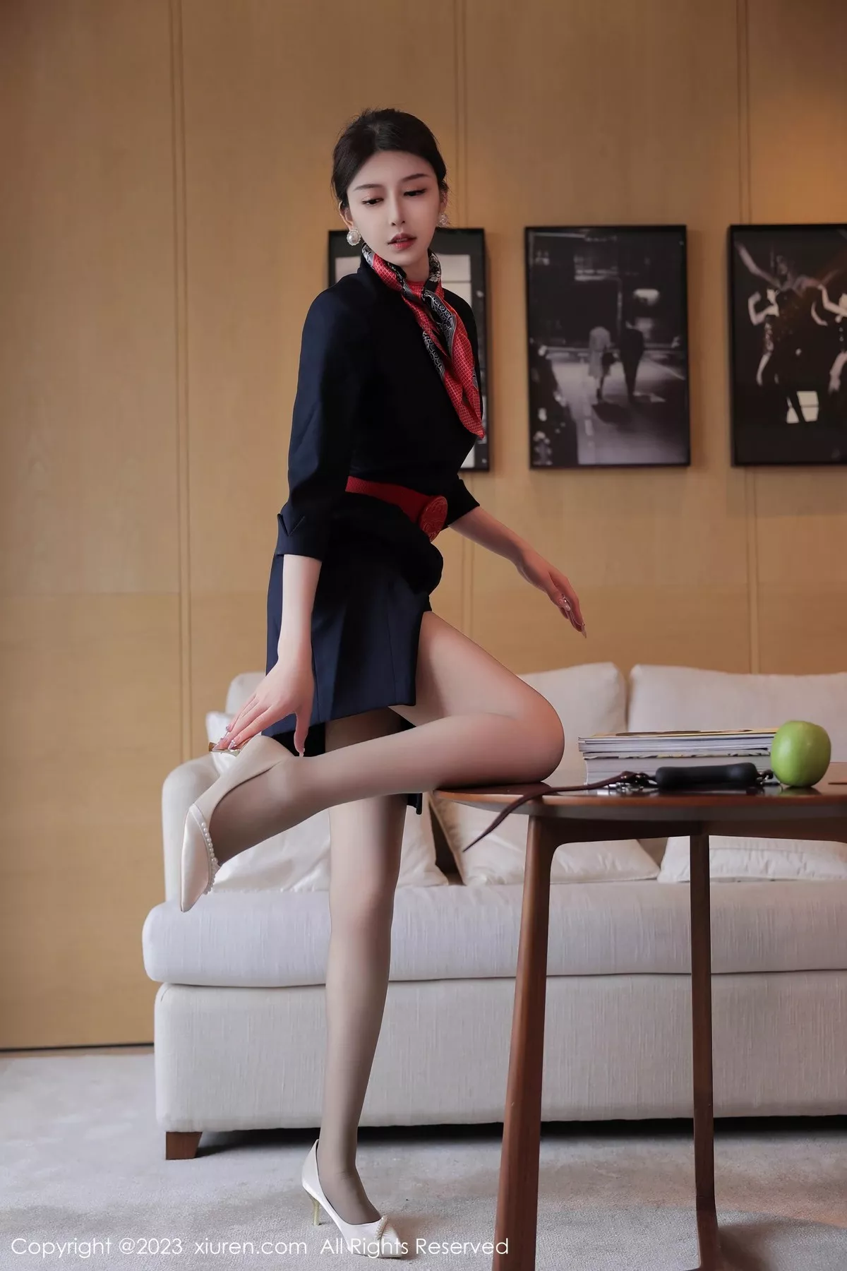 秀人集.com_[XiuRen秀人网]No.6966_模特玉兔miki脱深蓝空姐制服露性感浅色内衣秀完美身材诱惑写真90P