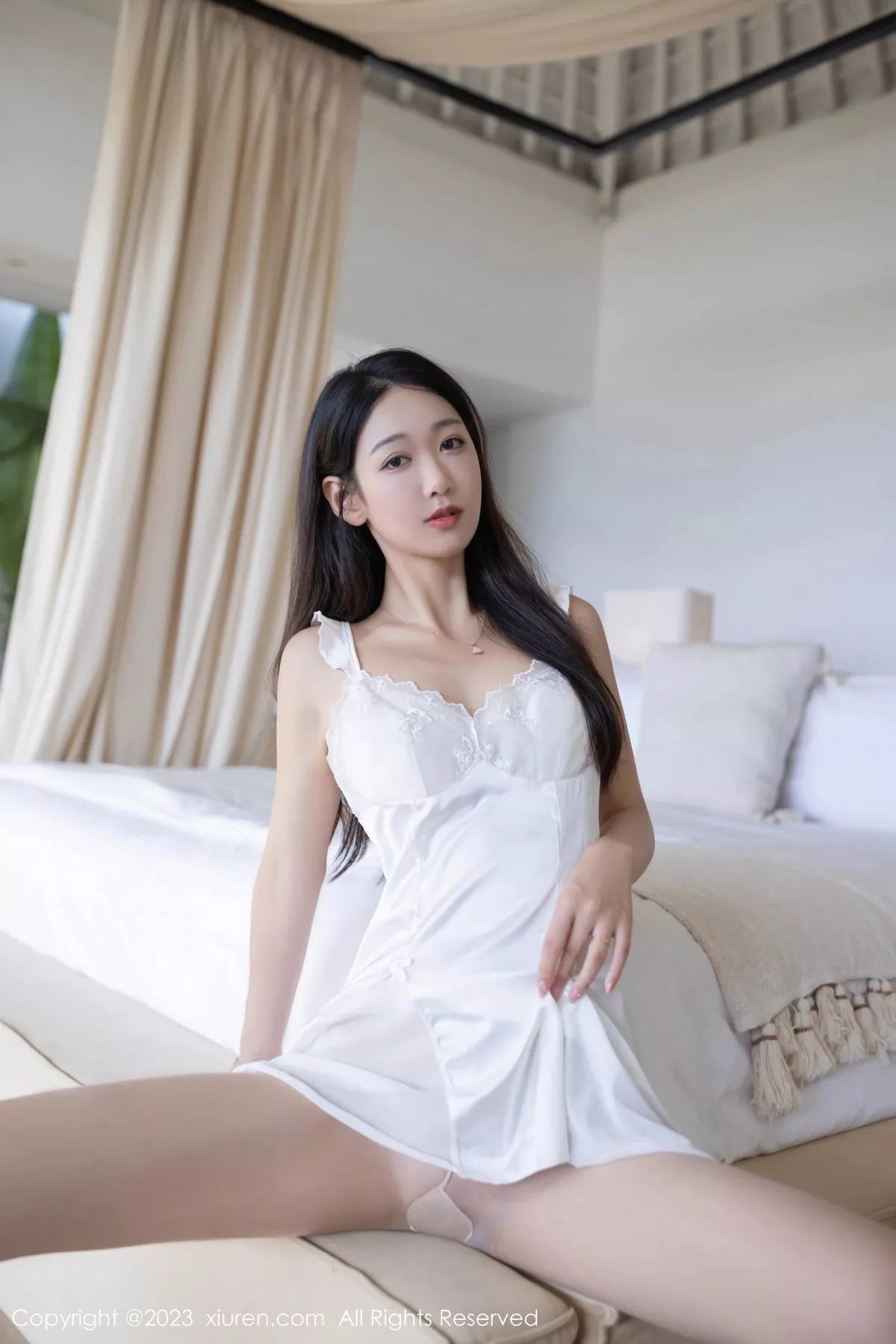 秀人集.com_[XiuRen秀人网]No.6976_模特唐安琪白色连衣长裙+性感白色吊带睡裙秀曼妙身姿诱惑写真80P