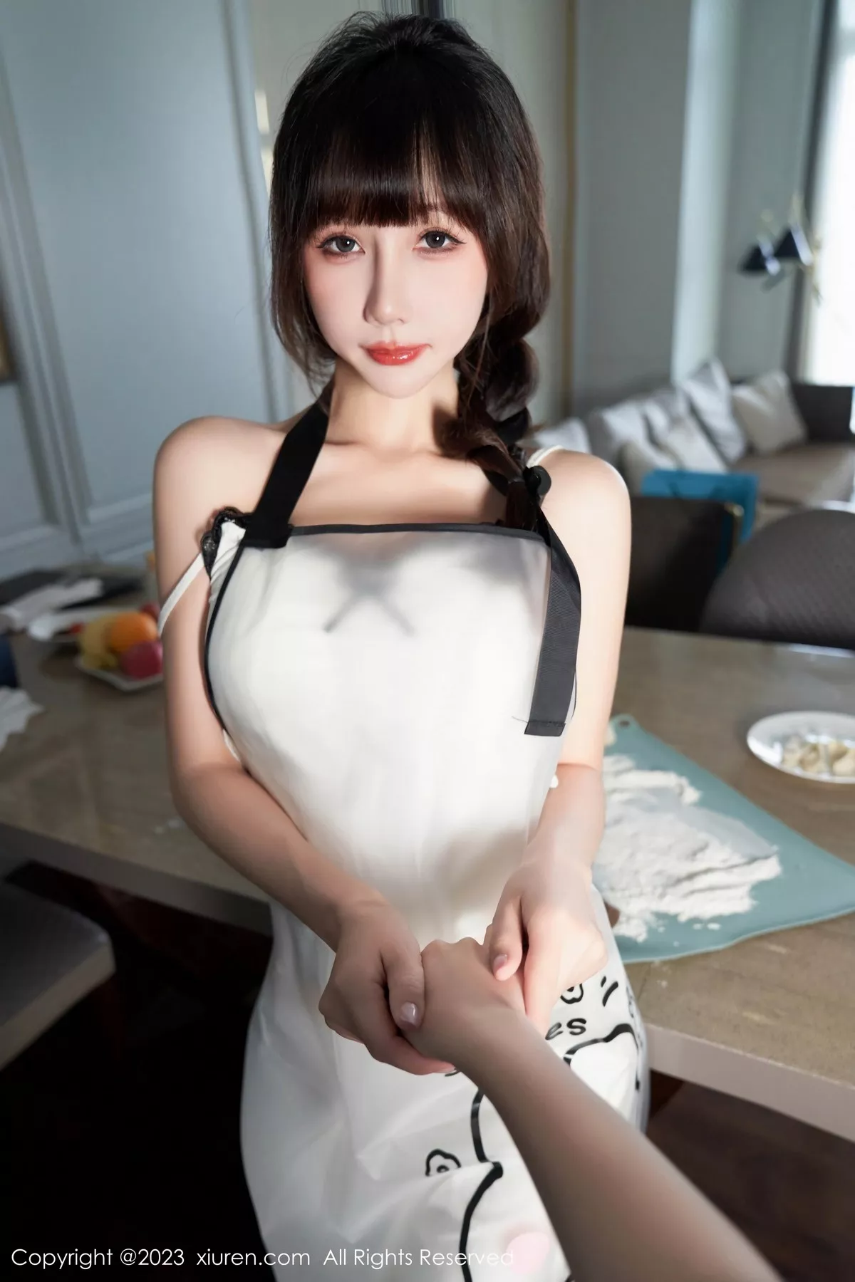 秀人集.com_[XiuRen秀人网]No.6975_模特波巧酱女友早餐主题性感白色吊带睡裙秀完美身材诱惑写真106P