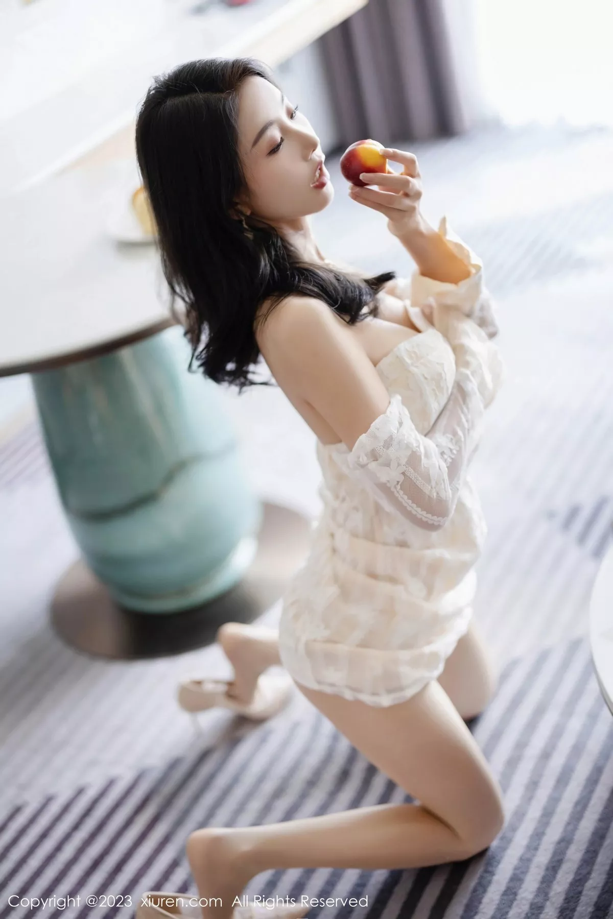 秀人集.com_[XiuRen秀人网]No.6974_模特苏苏阿性感白色比基尼服饰配开档肉丝秀曼妙身姿诱惑写真81P