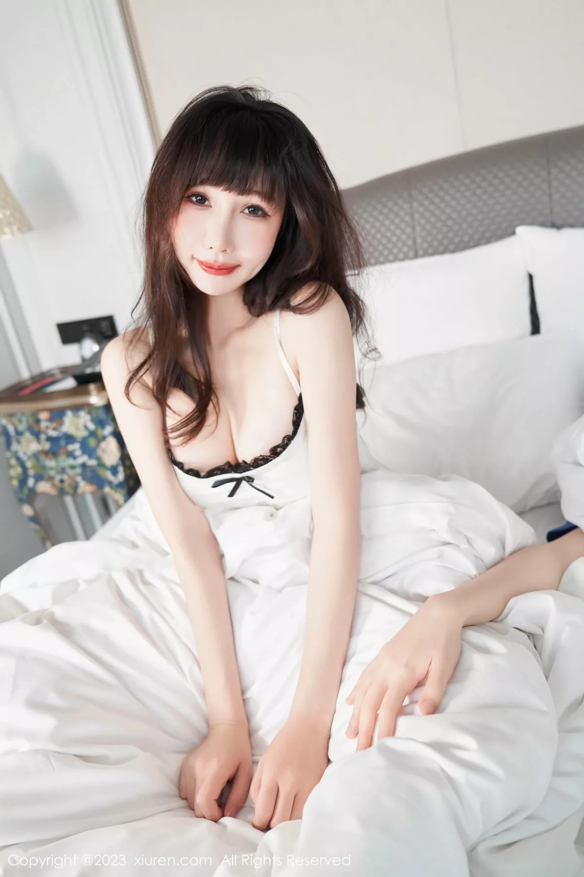 秀人集.com_[XiuRen秀人网]No.6975_模特波巧酱女友早餐主题性感白色吊带睡裙秀完美身材诱惑写真106P