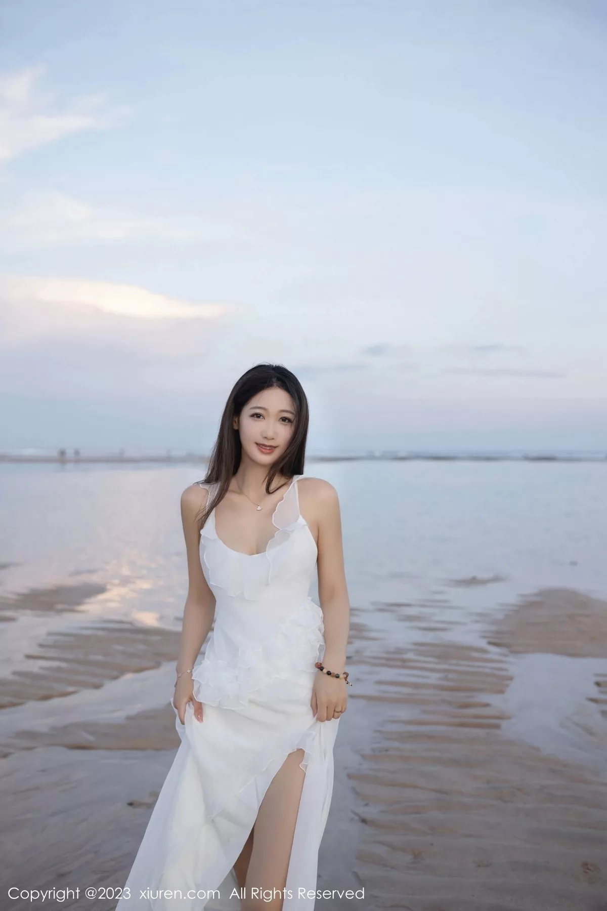 秀人集.com_[XiuRen秀人网]No.6976_模特唐安琪白色连衣长裙+性感白色吊带睡裙秀曼妙身姿诱惑写真80P