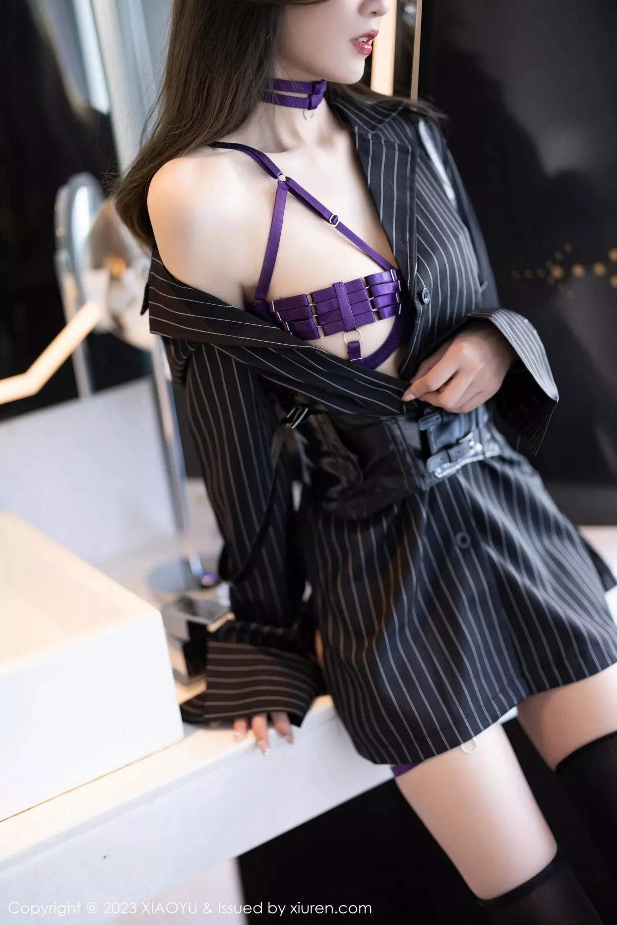 秀人集.com_[XiaoYu画语界]Vol.1056_模特程程程脱深色条纹服露性感紫色情趣内衣秀完美身材诱惑写真88P