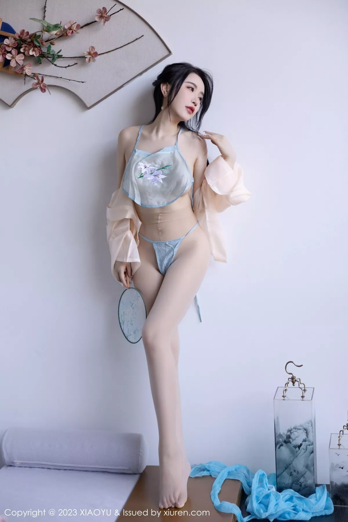 秀人集.com_[XiaoYu画语界]Vol.1057_女神Cherry樱桃酱淡蓝古装服饰配超薄肉丝秀惹火身材诱惑写真81P