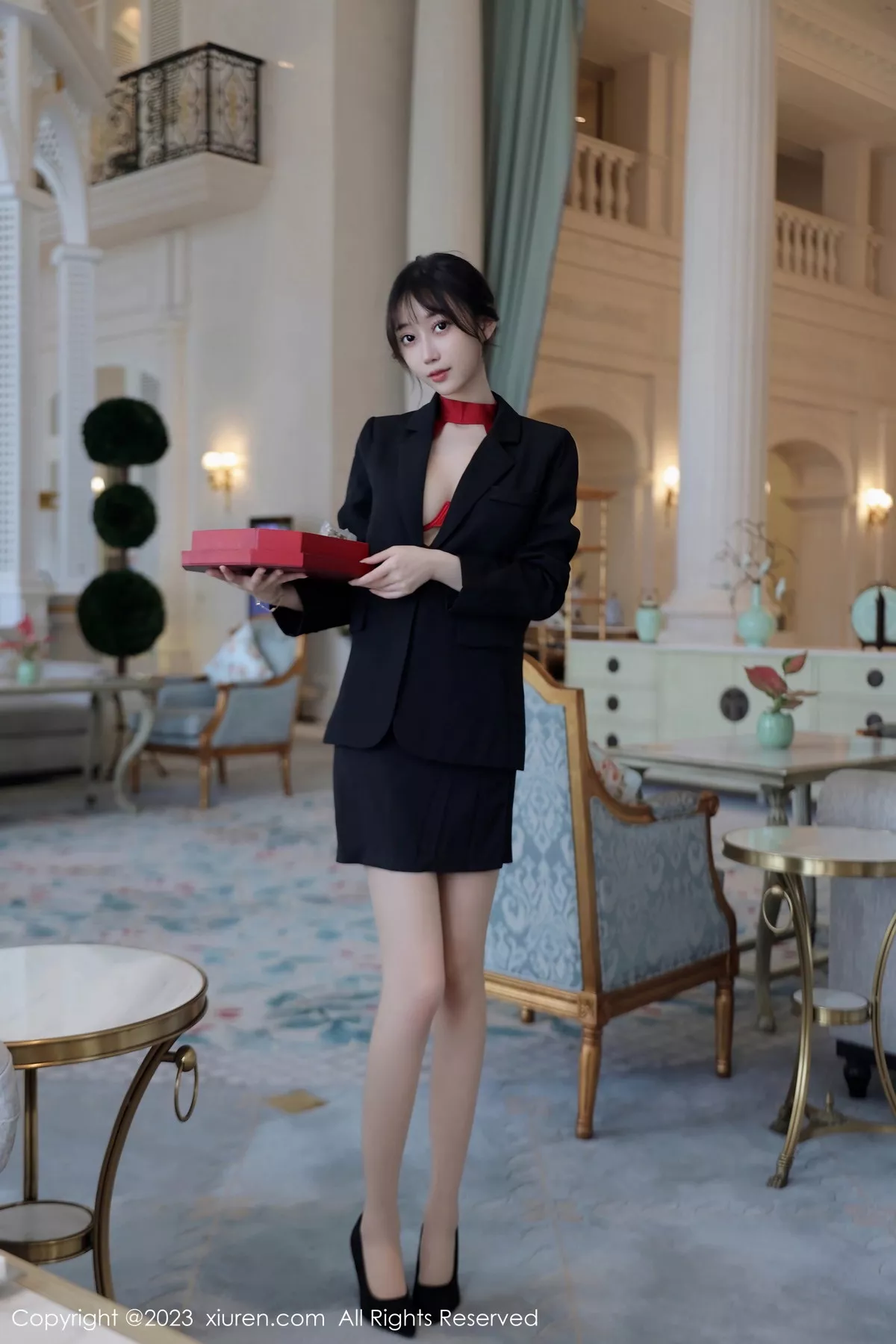 秀人集.com_[XiuRen秀人网]No.7102_模特玥儿玥er脱深色西服露性感红色情趣服配黑丝吊袜诱惑写真63P