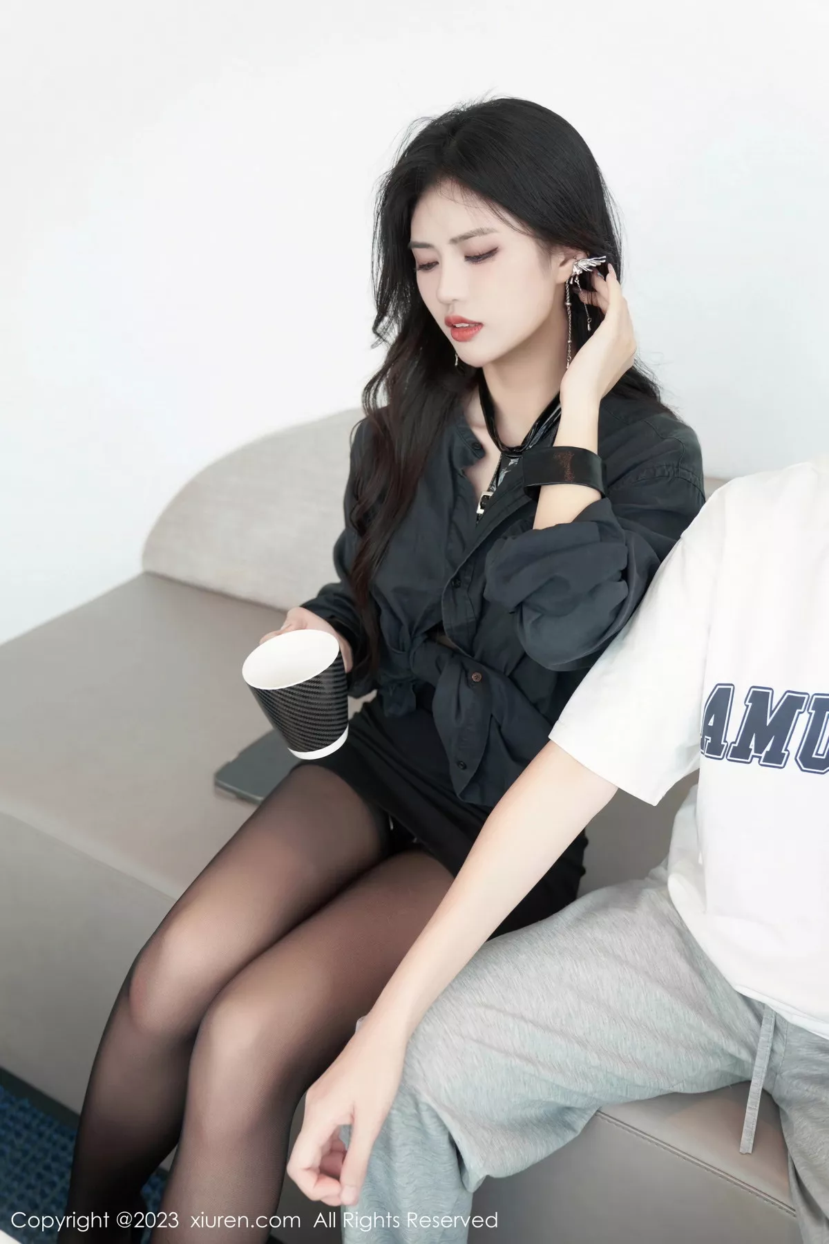 秀人集.com_[XiuRen秀人网]No.7100_模特浅浅Danny性感黑色情趣服配超薄黑丝秀丰腴身姿诱惑写真84P