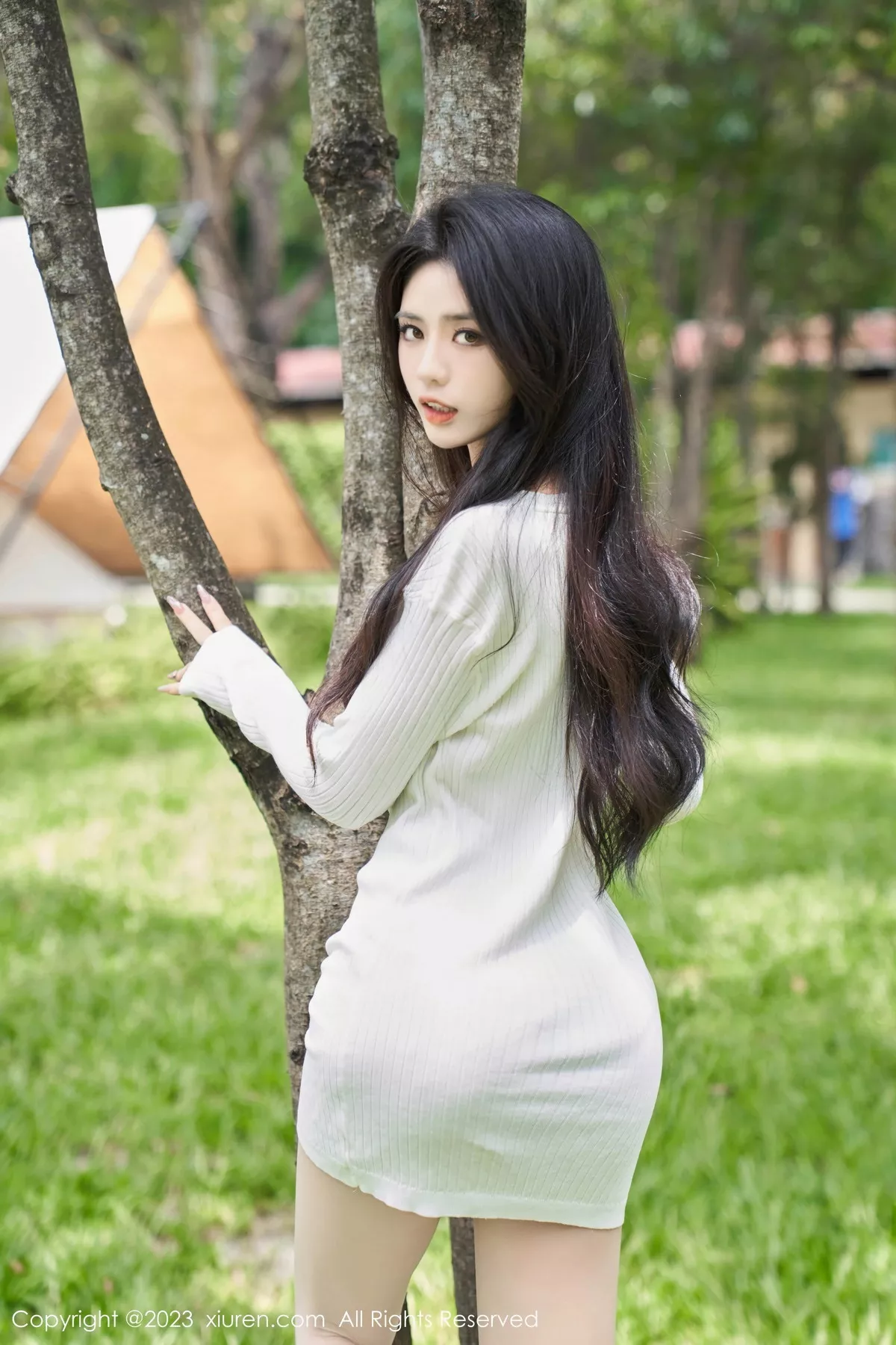 秀人集.com_[XiuRen秀人网]No.7162_模特浅浅Danny户外性感白色衬衫半脱秀丰腴曼妙身姿诱惑写真90P