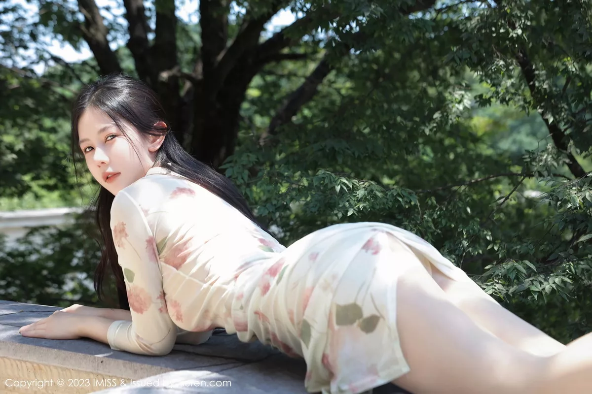 秀人集.com_[XiuRen秀人网]No.7168_模特尹甜甜性感米色旗袍服配超薄无内肉丝秀完美身材诱惑写真46P