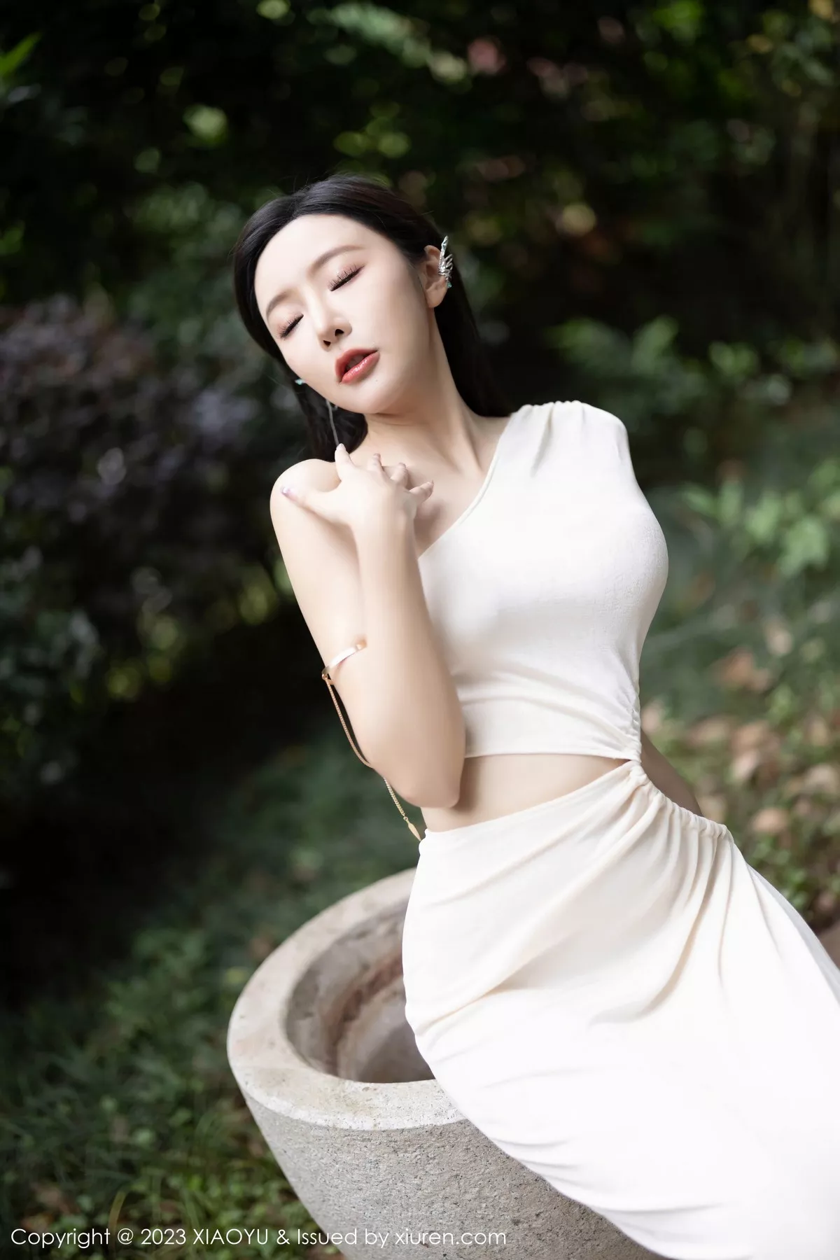 秀人集.com_[XiaoYu画语界]Vol.1082_女神王馨瑶yanni白色连衣裙露黑色情趣内衣秀惹火身材诱惑写真86P