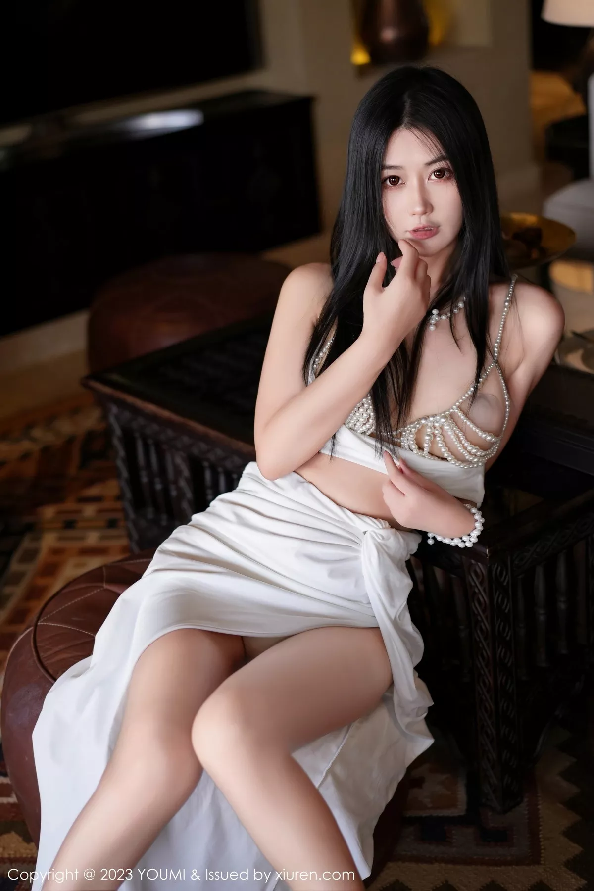 秀人集.com_[YouMi尤蜜荟]Vol.971_模特laura阿姣性感白色上衣配长裙露链式情趣内衣惹火诱惑写真79P