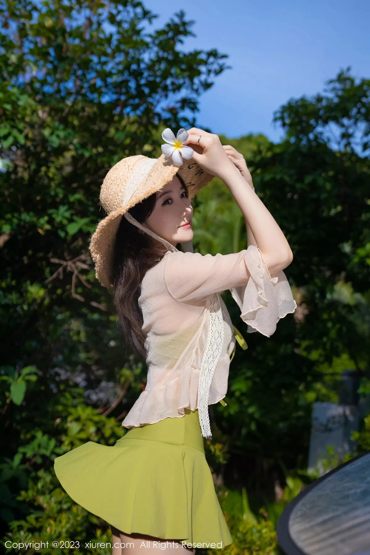 秀人集.com_[XiuRen秀人网]No.7189_模特鱼子酱Fish泳池场景性感果绿色比基尼秀曼妙身姿诱惑写真80P