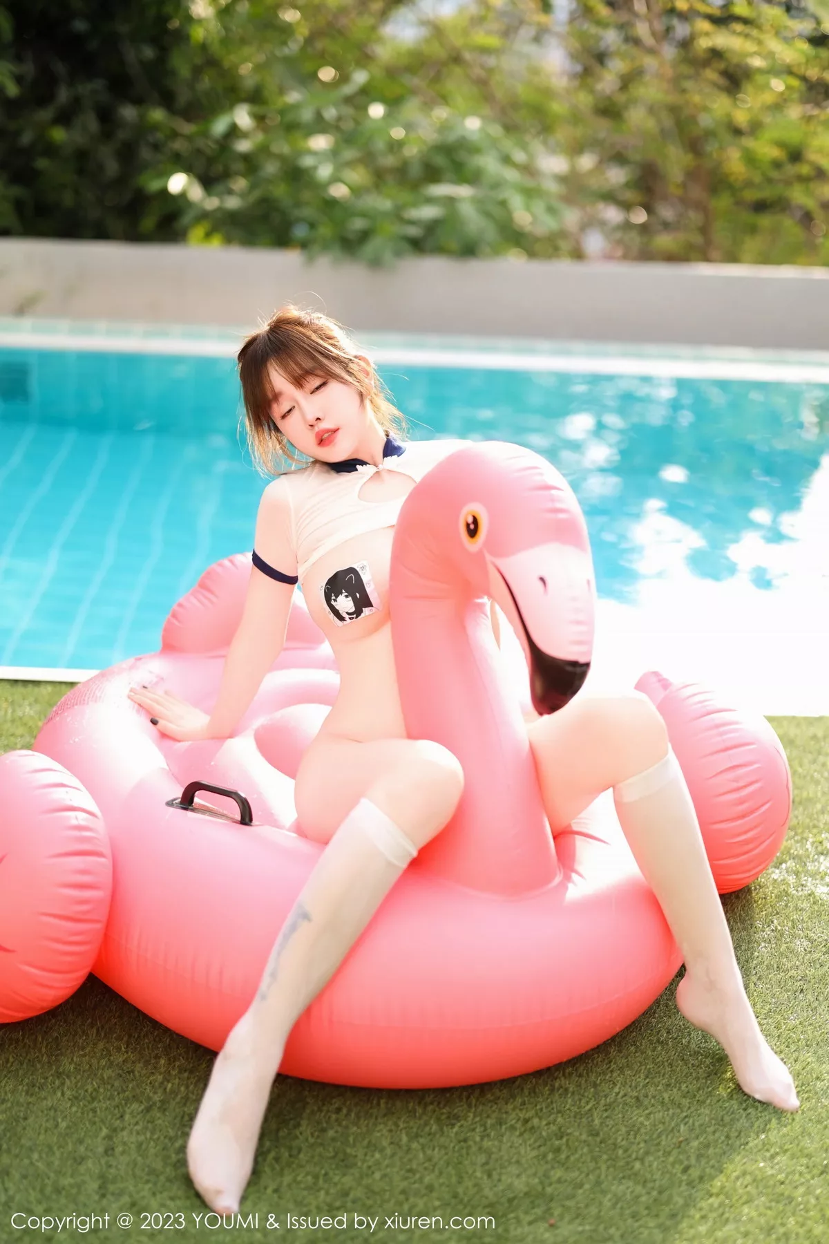 秀人集.com_[YouMi尤蜜荟]Vol.973_女神王雨纯性感白上衣配蓝色短裤半脱秀丰满身材惹火诱惑写真88P