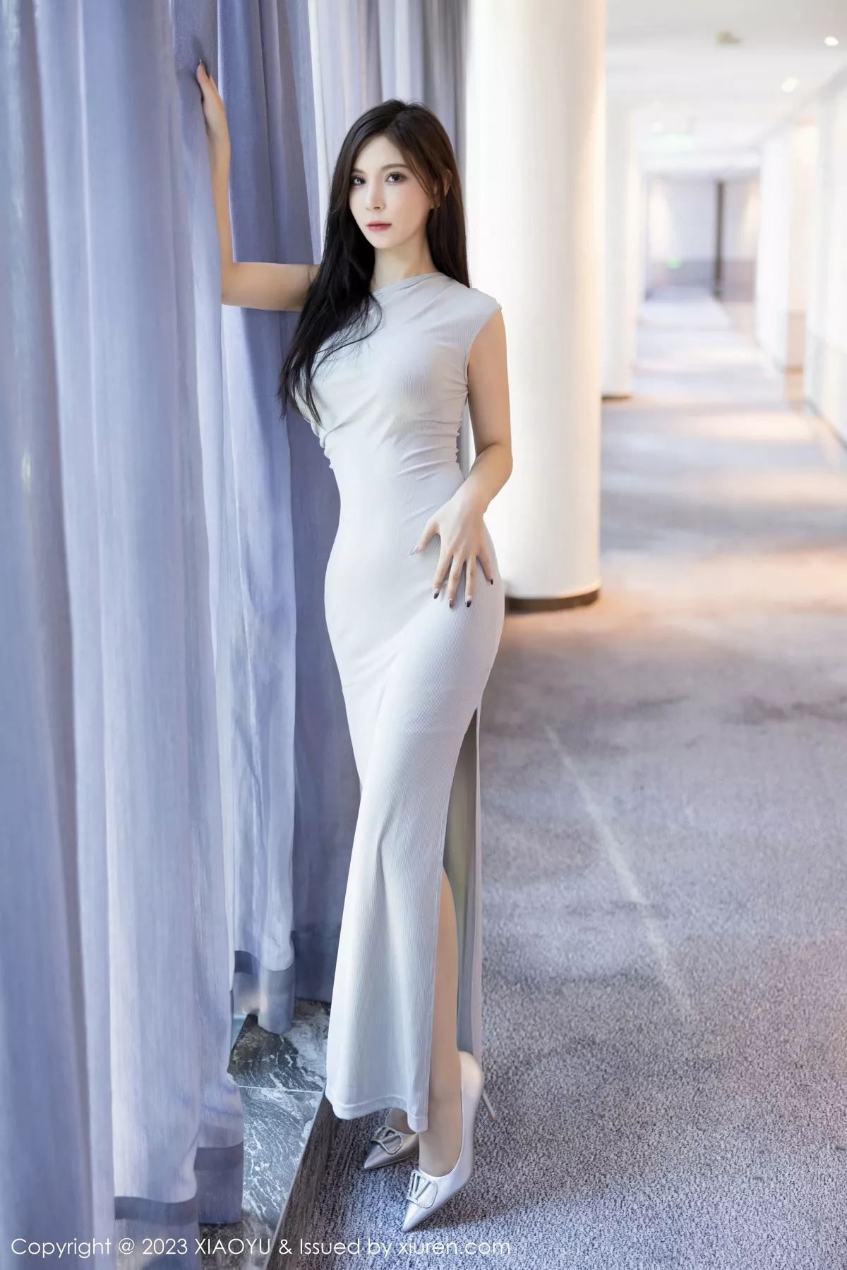 秀人集.com_[XiaoYu画语界]Vol.1074_模特小蛮妖Yummy性感浅灰连衣裙露淡灰蕾丝内衣迷人诱惑写真81P