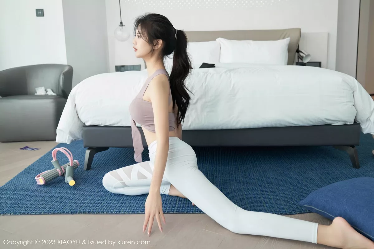 秀人集.com_[XiuRen秀人网]No.7213_模特浅浅Danny粉灰色上衣配简约白色长裤秀曼妙身姿诱惑写真82P