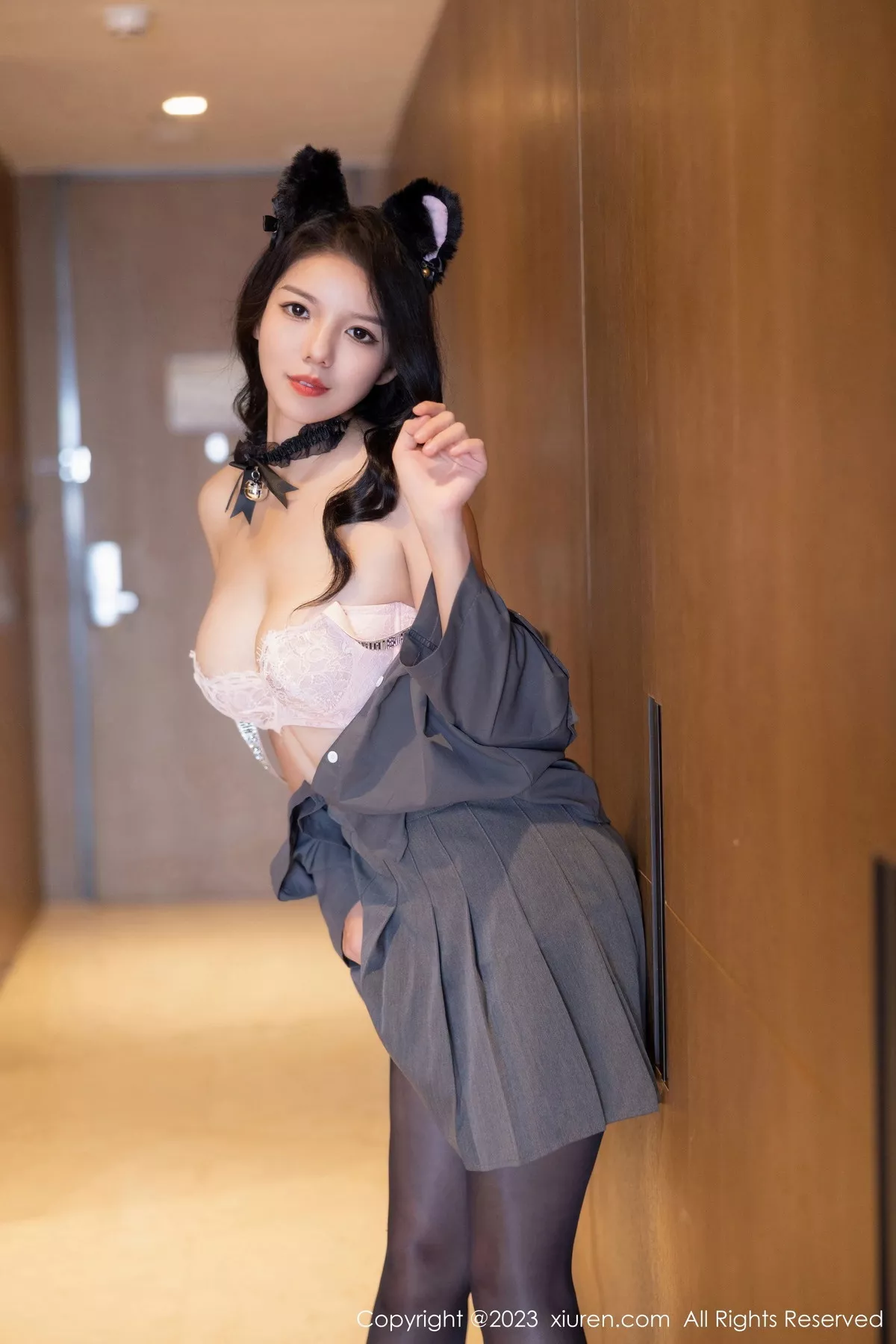 秀人集.com_[XiuRen秀人网]No.7238_模特大美妞儿性感白色蕾丝内衣配超薄黑丝秀完美身材诱惑写真80P