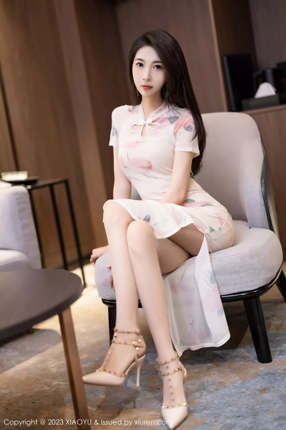 秀人集.com_[XiaoYu画语界]Vol.1093_模特林乐一米色图案旗袍+白色薄纱情趣服饰秀曼妙身姿诱惑写真83P