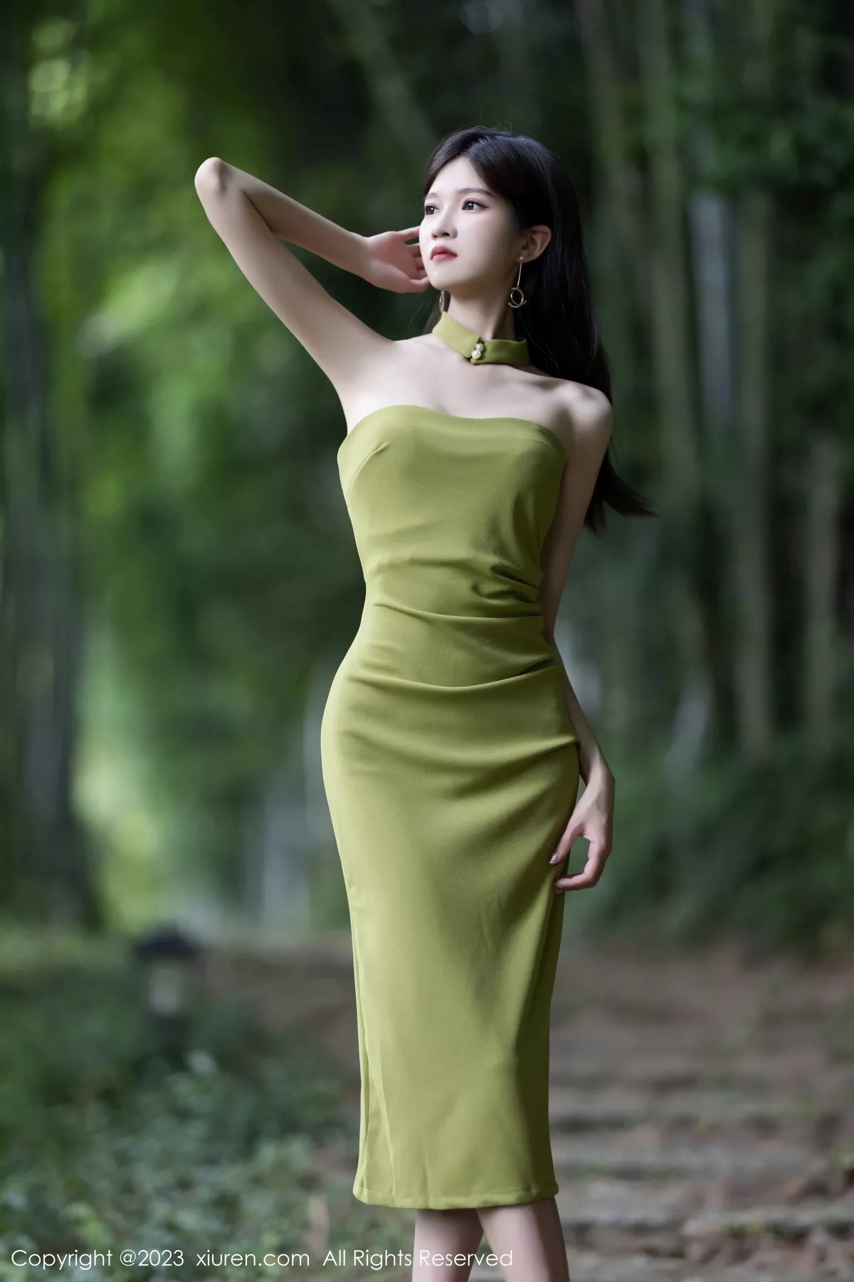 秀人集.com_[XiuRen秀人网]No.7241_模特程程程性感果绿连衣长裙+链式情趣内衣秀完美身材诱惑写真83P