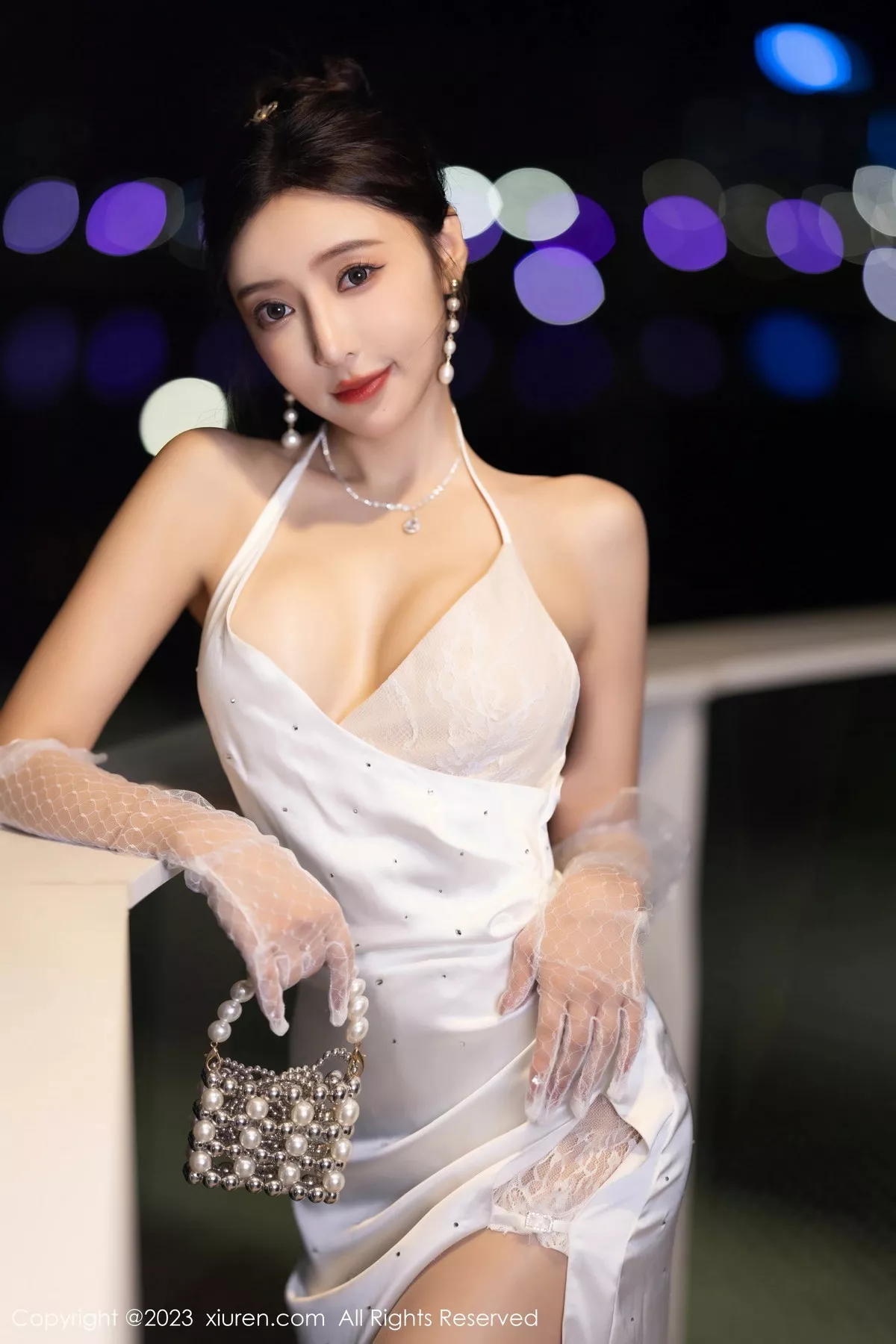 秀人集.com_[XiuRen秀人网]No.7256_女神王馨瑶yanni白色长礼裙+黑色情趣内衣秀完美身材诱惑写真87P