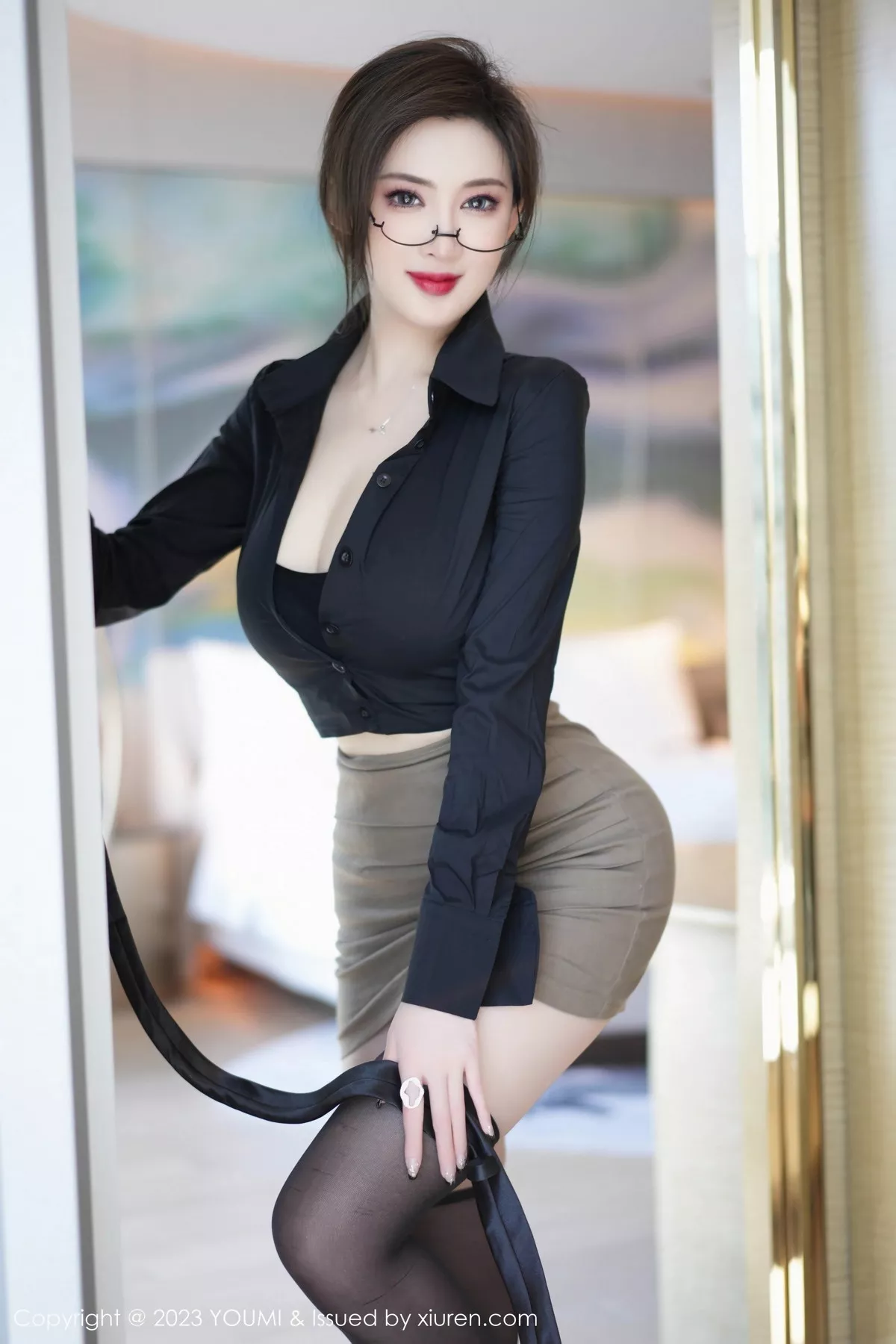 秀人集.com_[YouMi尤蜜荟]Vol.968_女神Carol周妍希性感黑衬衫配驼色短裙露黑色内衣完美诱惑写真83P