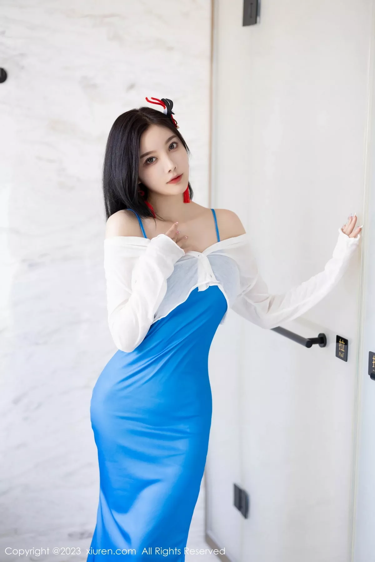 秀人集.com_[XiuRen秀人网]No.7135_女神杨晨晨Yome性感蓝色长裙露浅灰色蕾丝内衣迷人诱惑写真84P