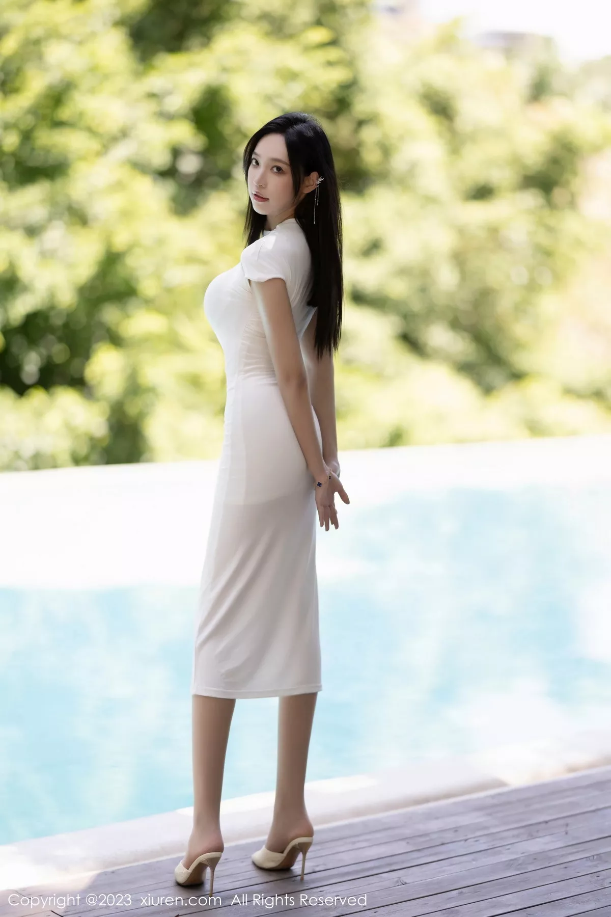 秀人集.com_[XiuRen秀人网]No.7139_模特郑颖姗Bev性感白色连衣长裙配原色丝袜秀苗条身姿诱惑写真83P