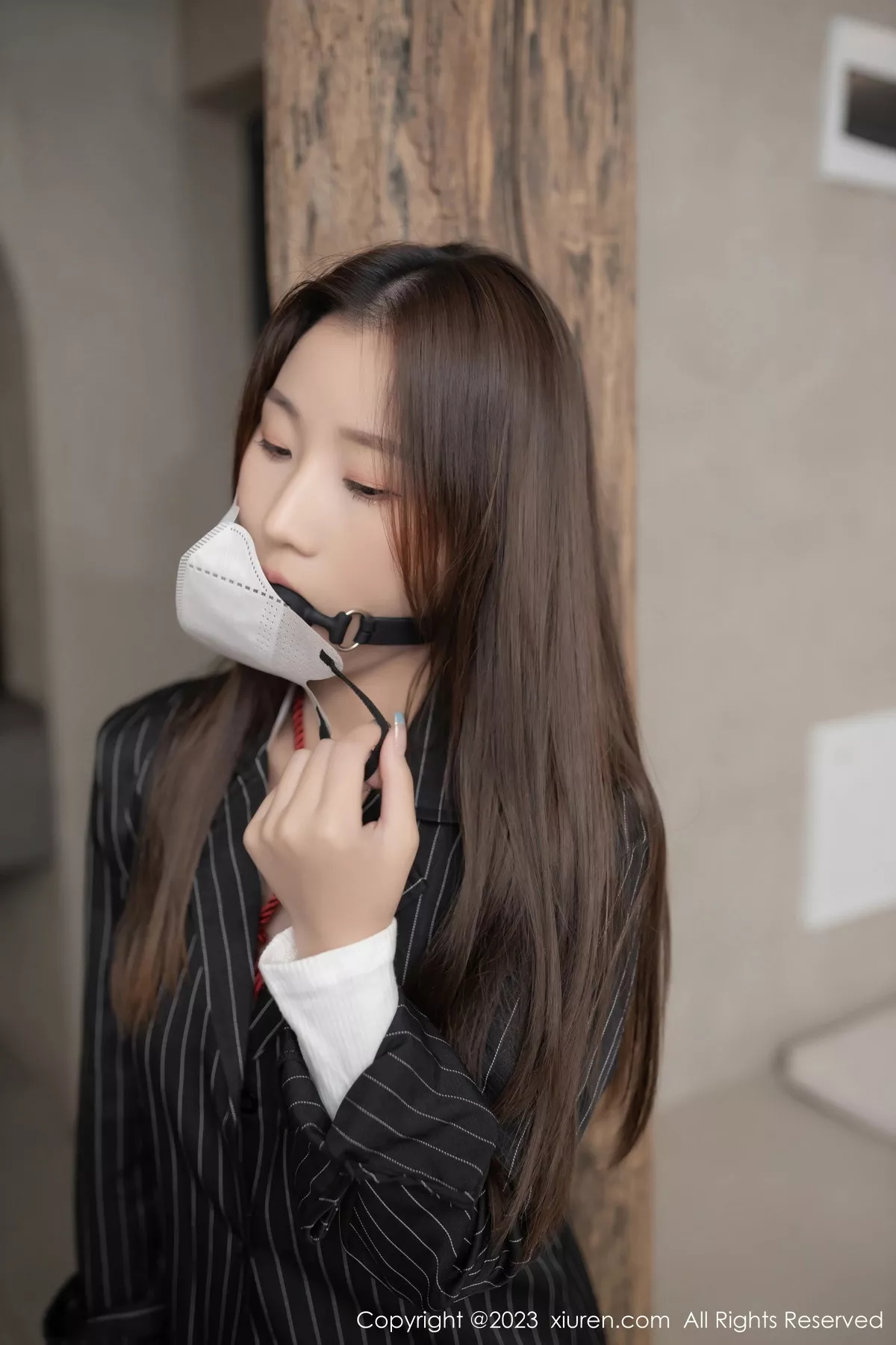 秀人集.com_[XiuRen秀人网]No.7141_模特杏子Yada性格白色高开叉服饰情趣捆绑秀曼妙身姿诱惑写真75P