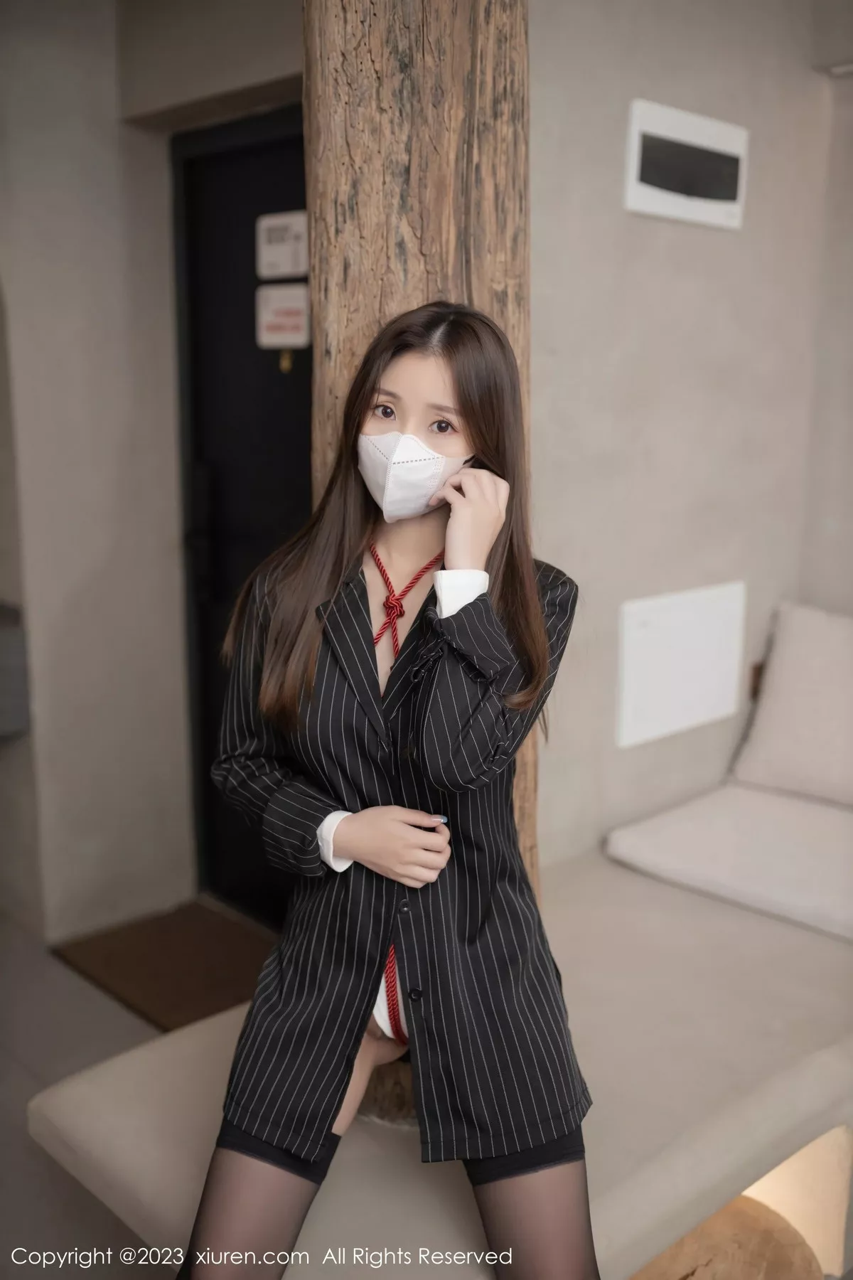 秀人集.com_[XiuRen秀人网]No.7141_模特杏子Yada性格白色高开叉服饰情趣捆绑秀曼妙身姿诱惑写真75P